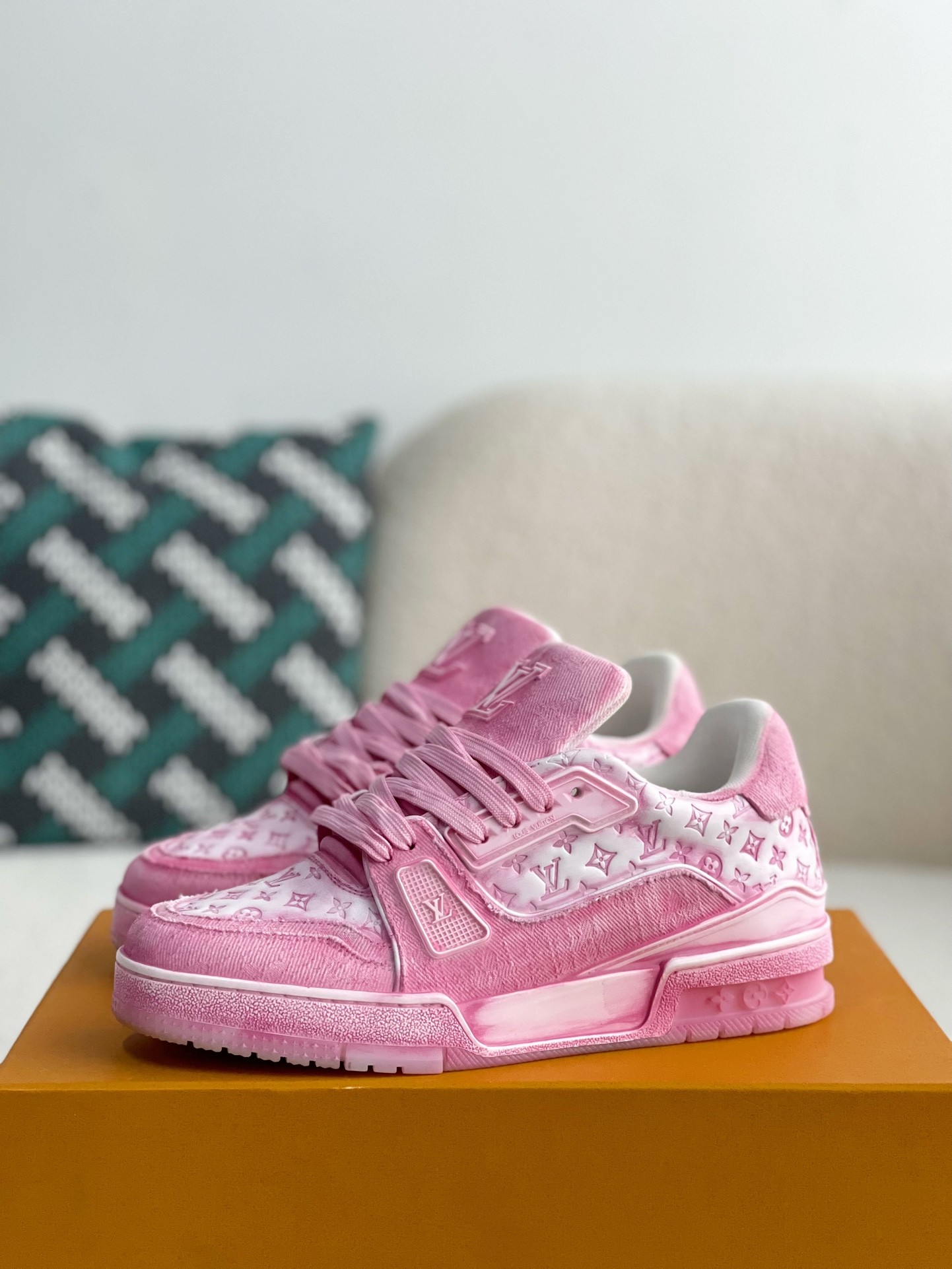 「#3317」 LOUIS VUITTON TRAINER SNEAKERS