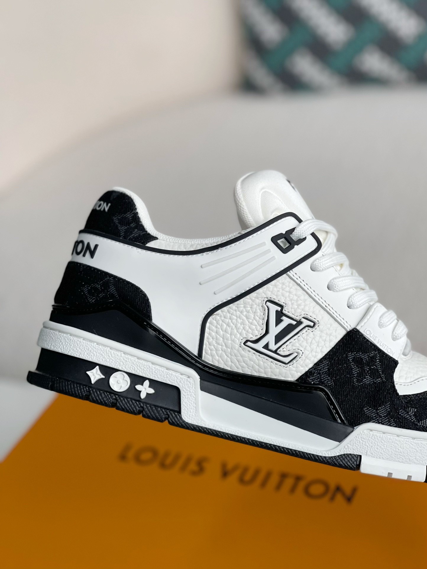 「#3049」LOUIS VUITTON SNEAKERS