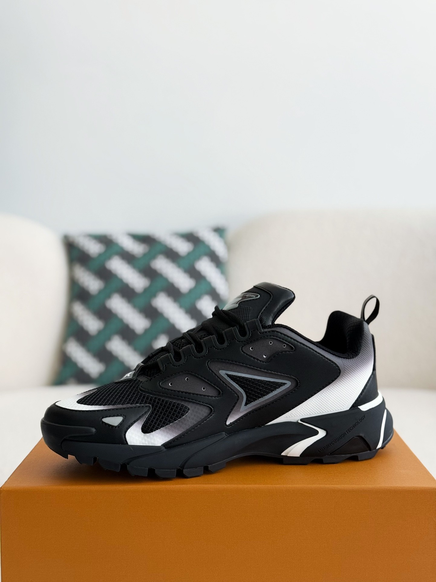 「#3695」LOUIS VUITTON CASUAL SNEAKERS