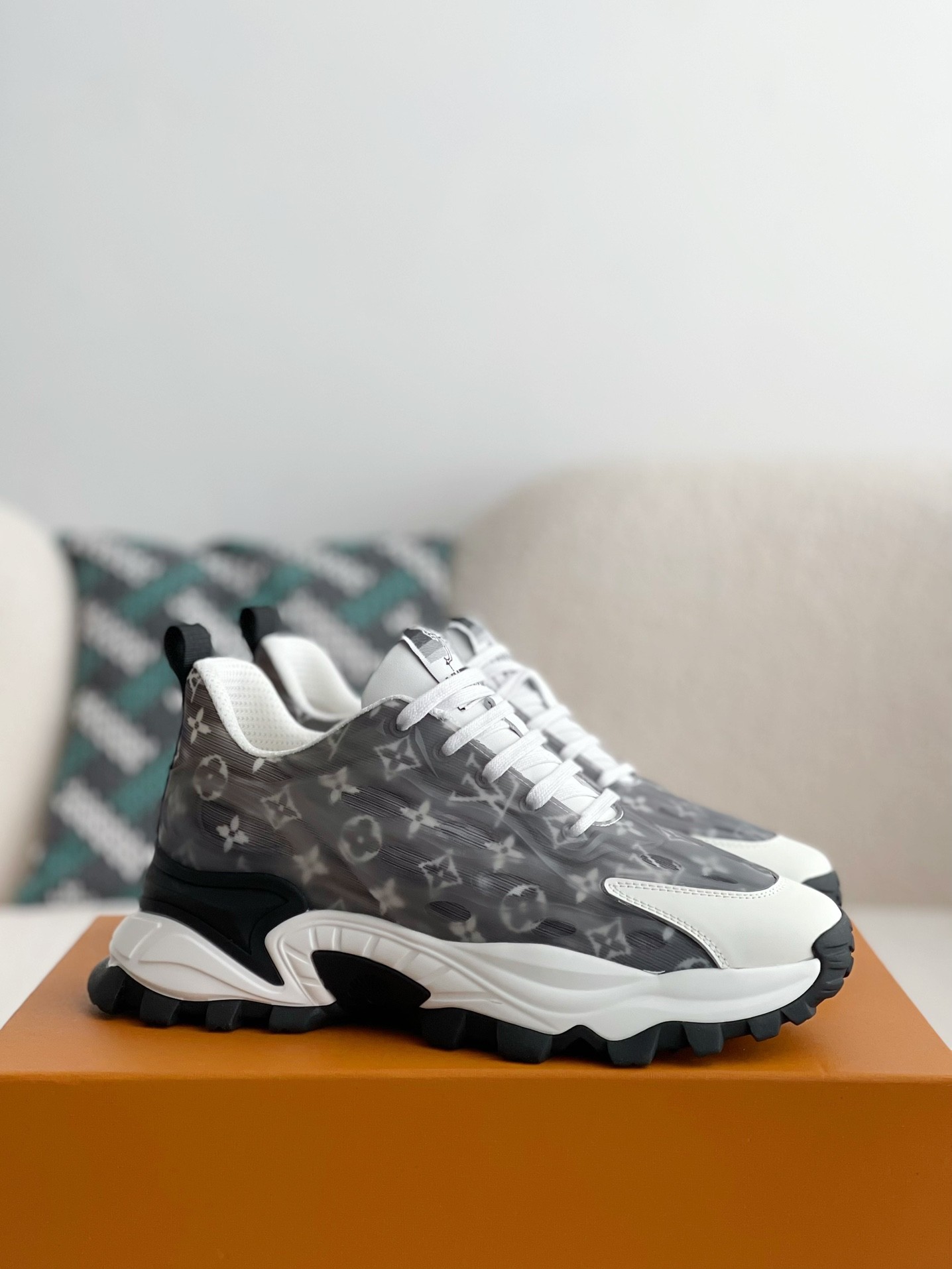 「#3690」LOUIS VUITTON CASUAL SNEAKERS