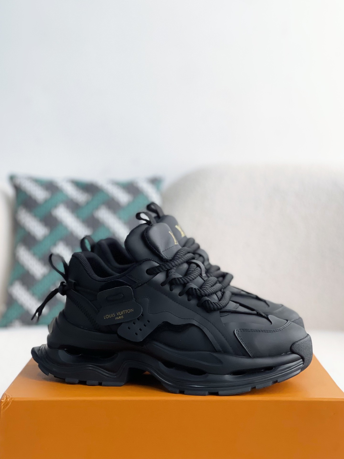 「#3520」LOUIS VUITTON CASUAL SNEAKERS