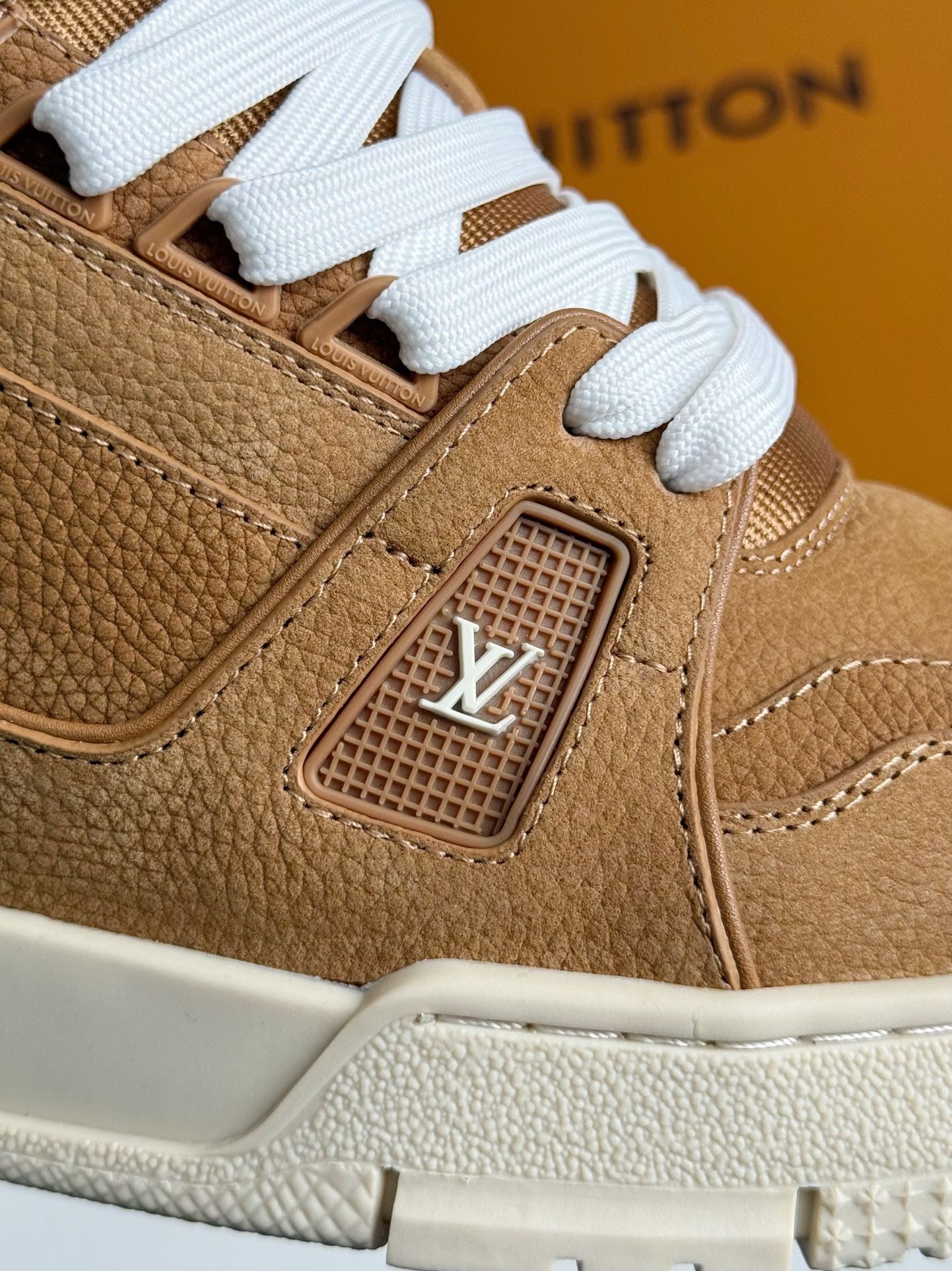LOUIS VUITTON TRAINER SNEAKERS