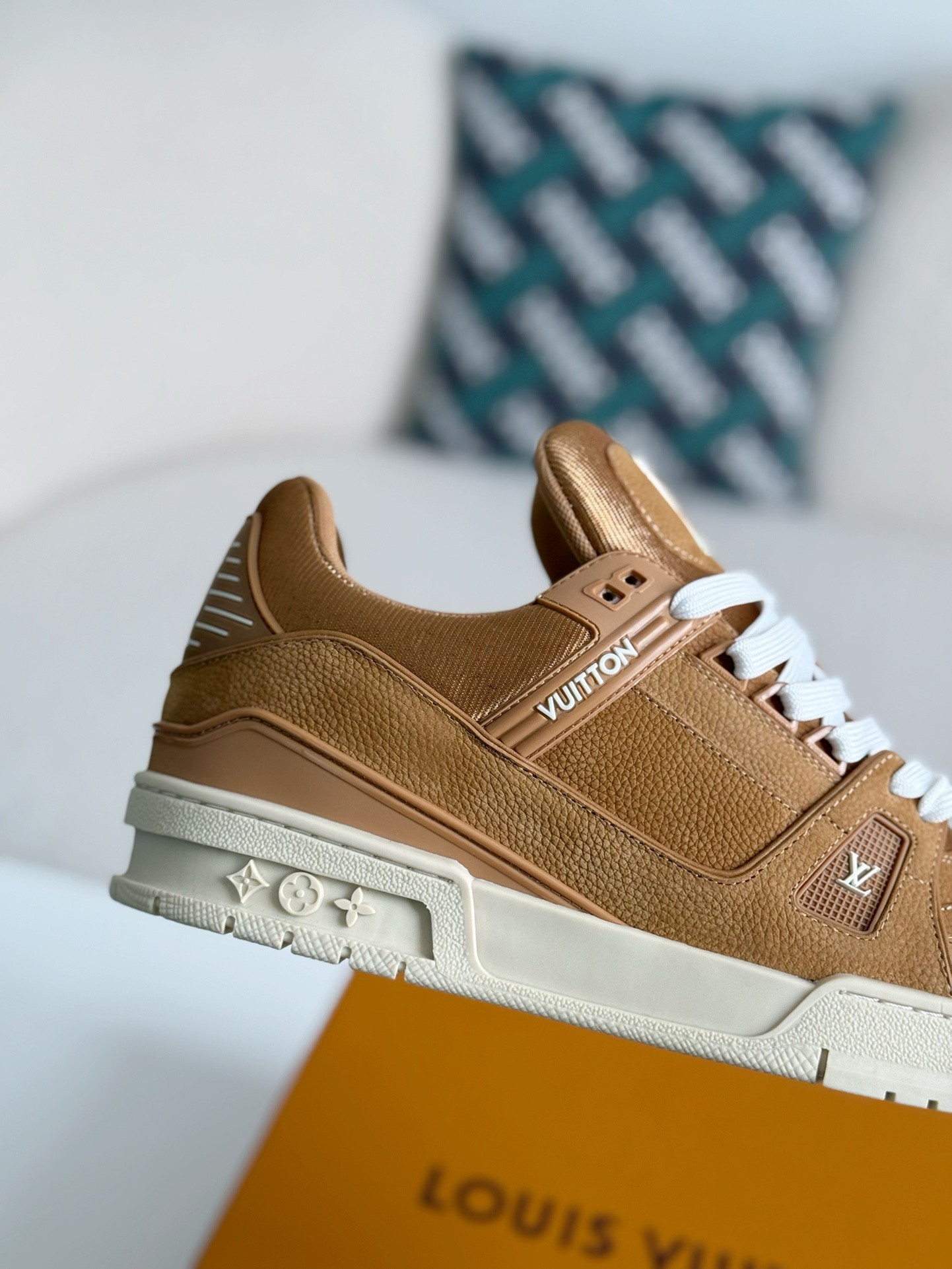 LOUIS VUITTON TRAINER SNEAKERS