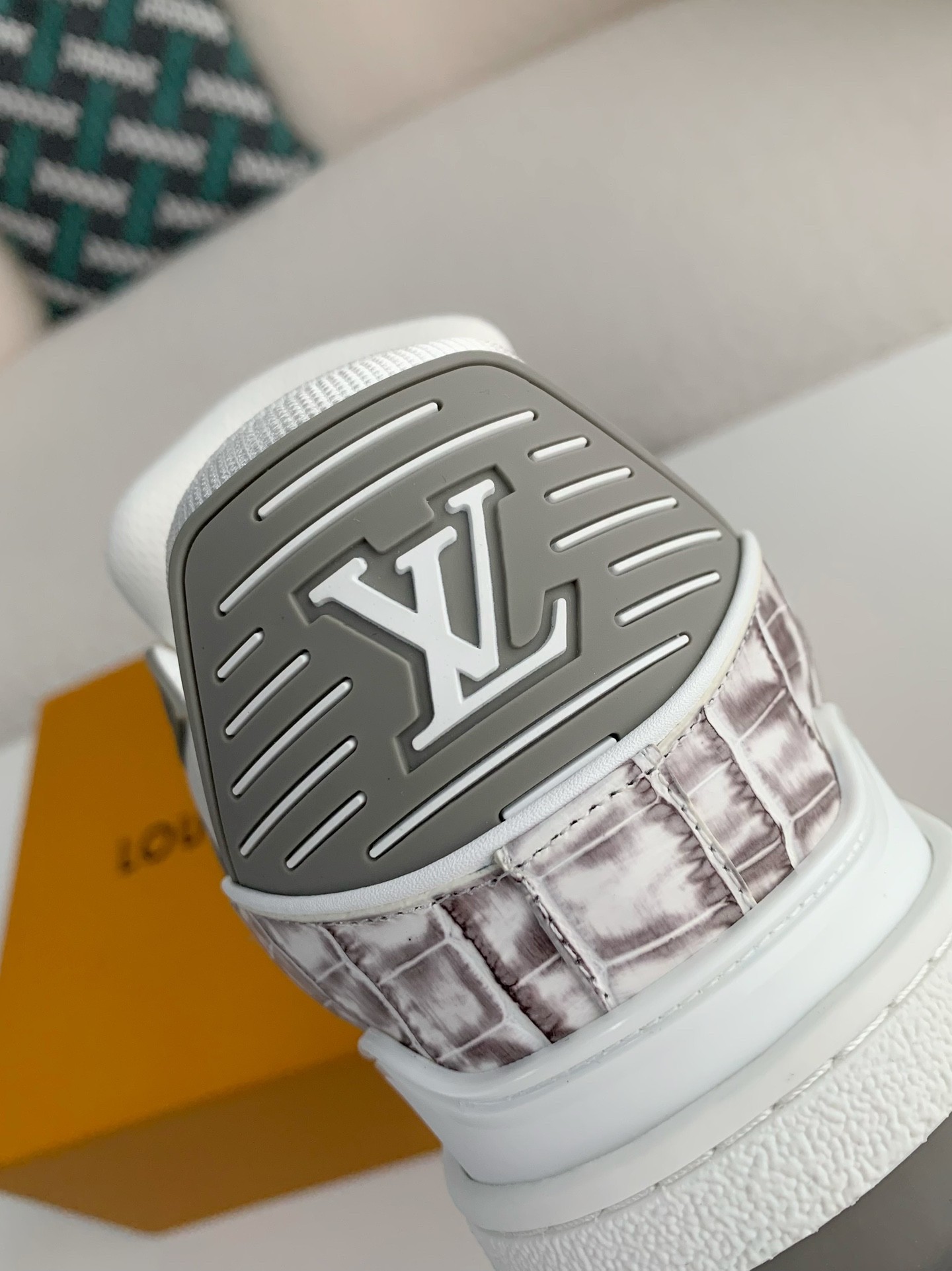 「#3368」 LOUIS VUITTON TRAINER SNEAKERS