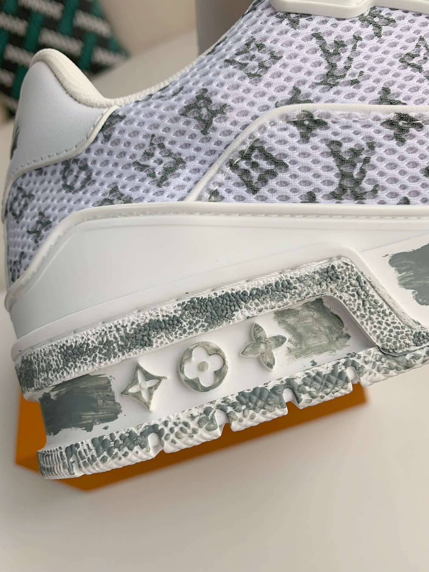「#3369」 LOUIS VUITTON TRAINER SNEAKERS