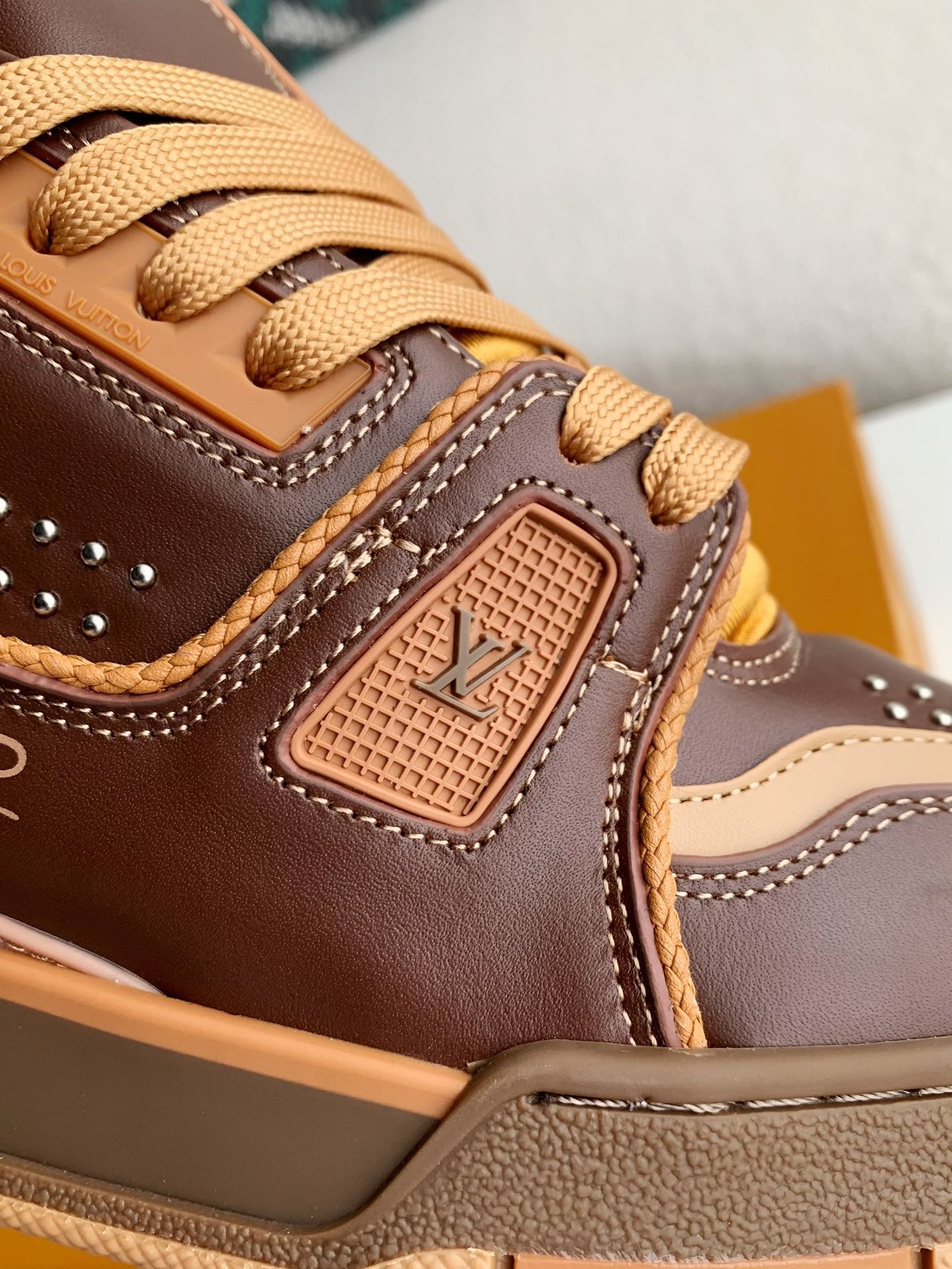 「#3309」 LOUIS VUITTON TRAINER SNEAKERS