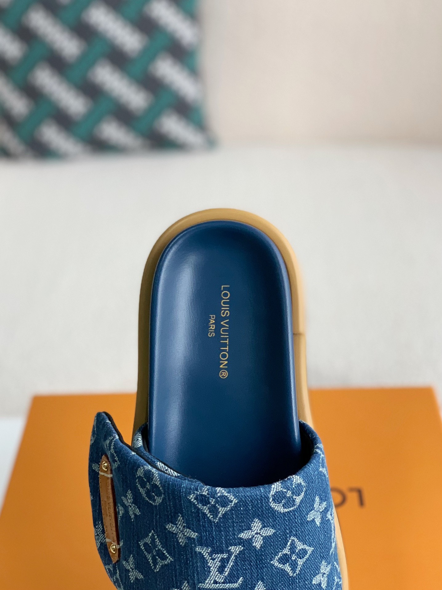 「#2434」LOUIS VUITTON SLIPPERS