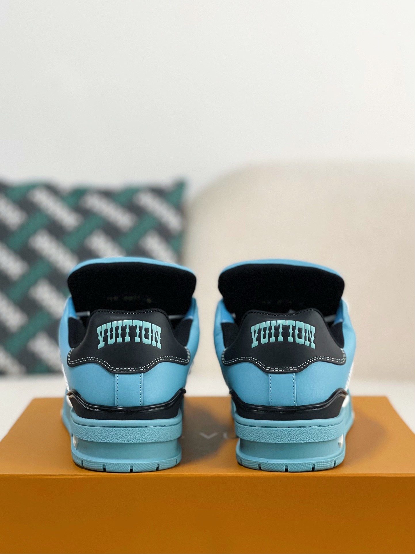 「#3342」 LOUIS VUITTON TRAINER SNEAKERS