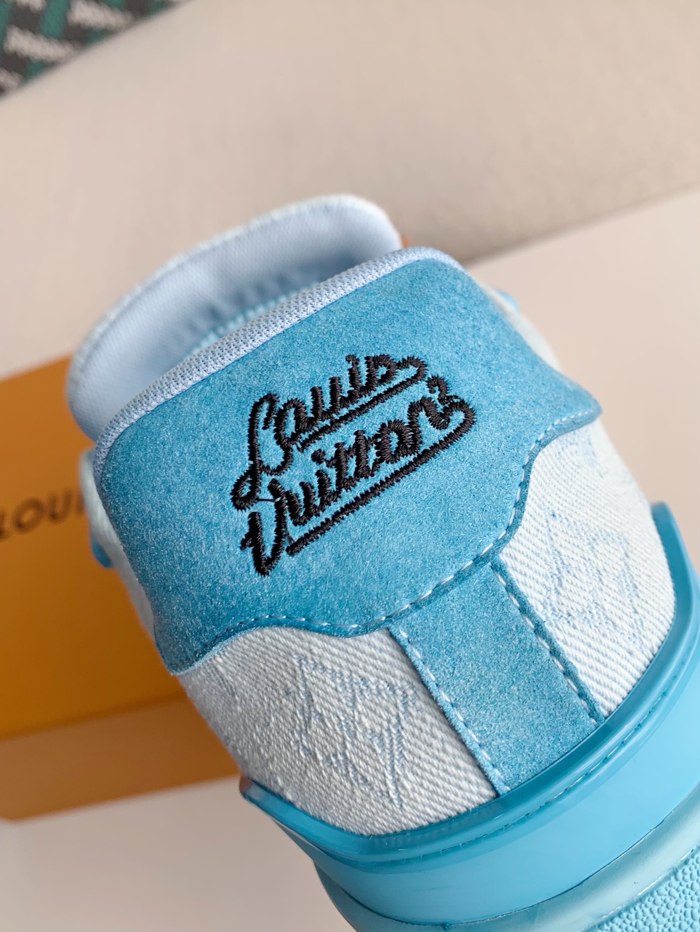 「#3238」 LOUIS VUITTON TRAINER SNEAKERS