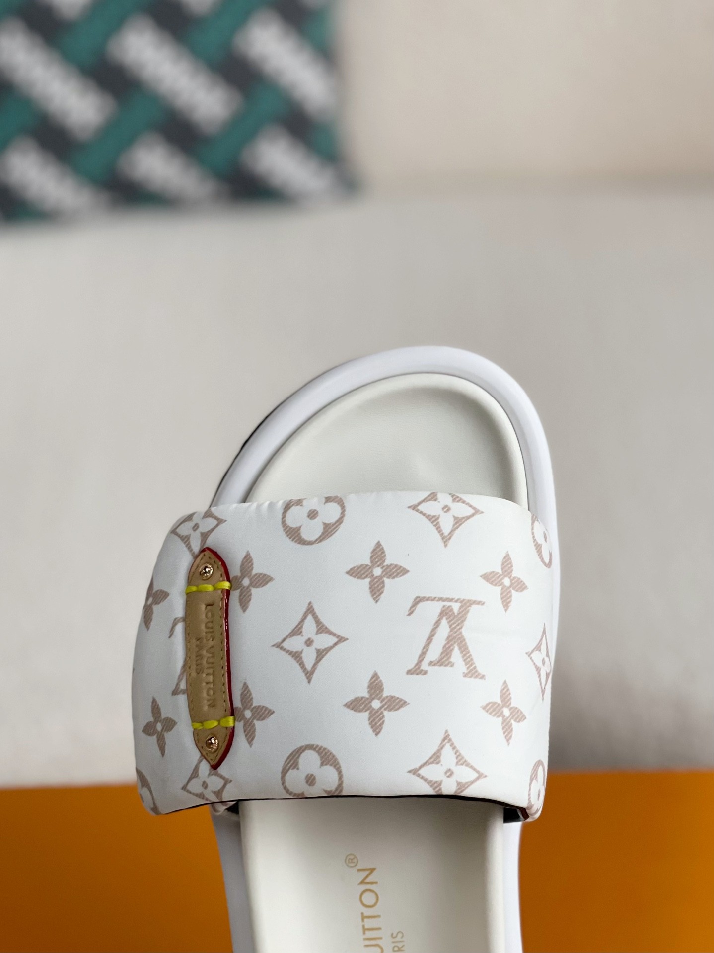 「#2998」LOUIS VUITTON SLIPPERS