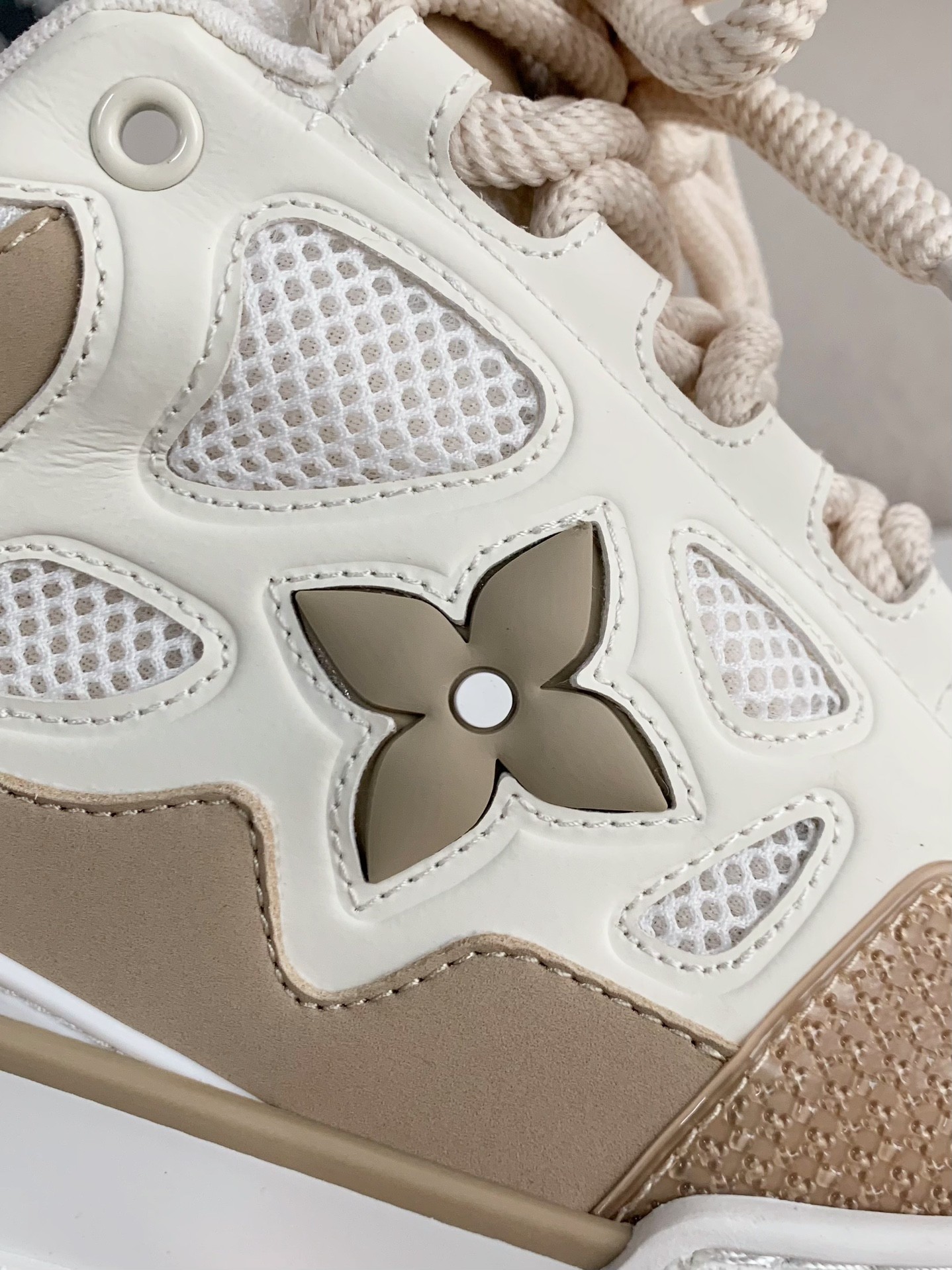 LOUIS VUITTON Skate Sneakers