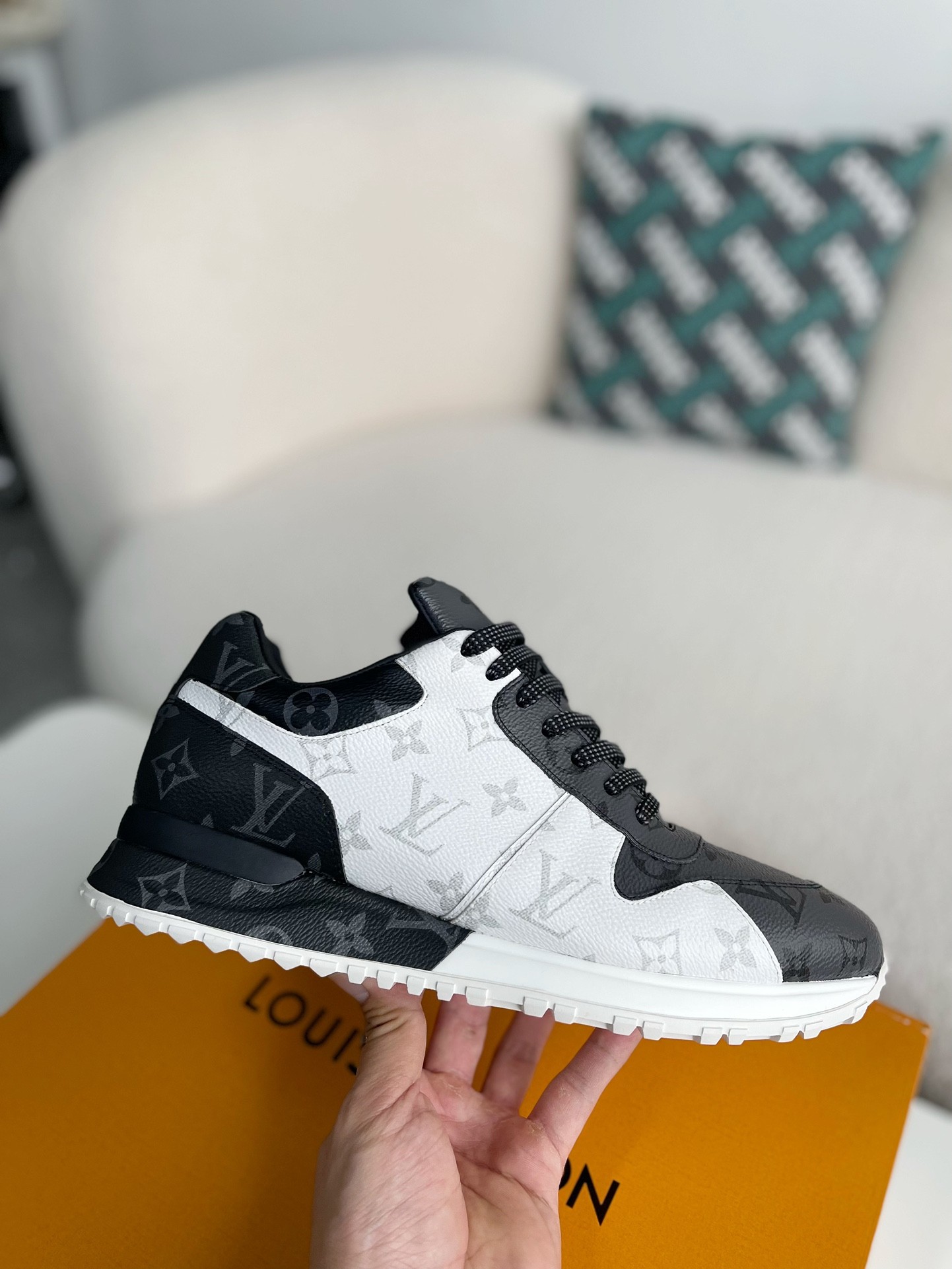 「#3052」LOUIS VUITTON SNEAKERS