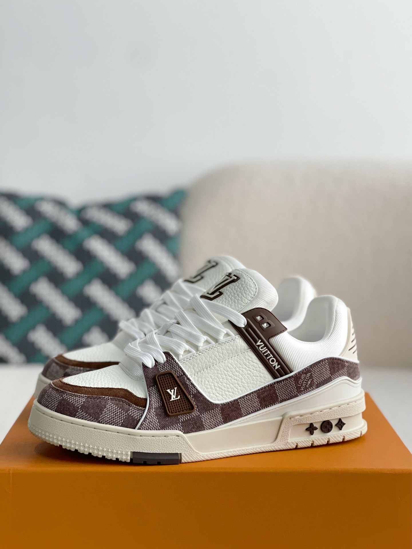 「#3135」 LOUIS VUITTON TRAINER SNEAKERS