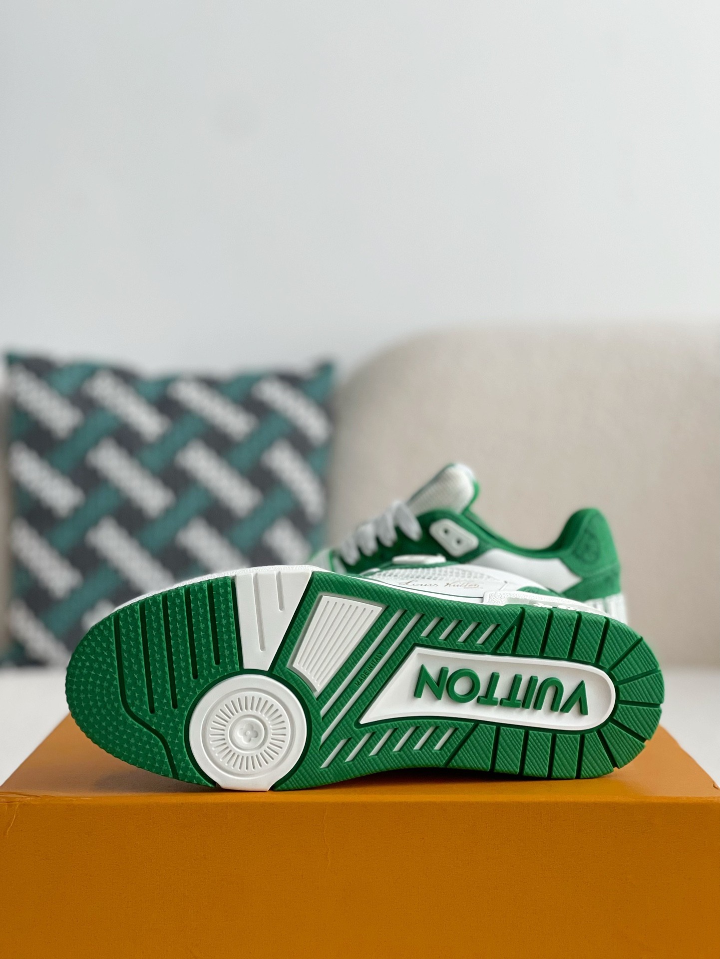 「#3027」LOUIS VUITTON TRAINER Sneakers