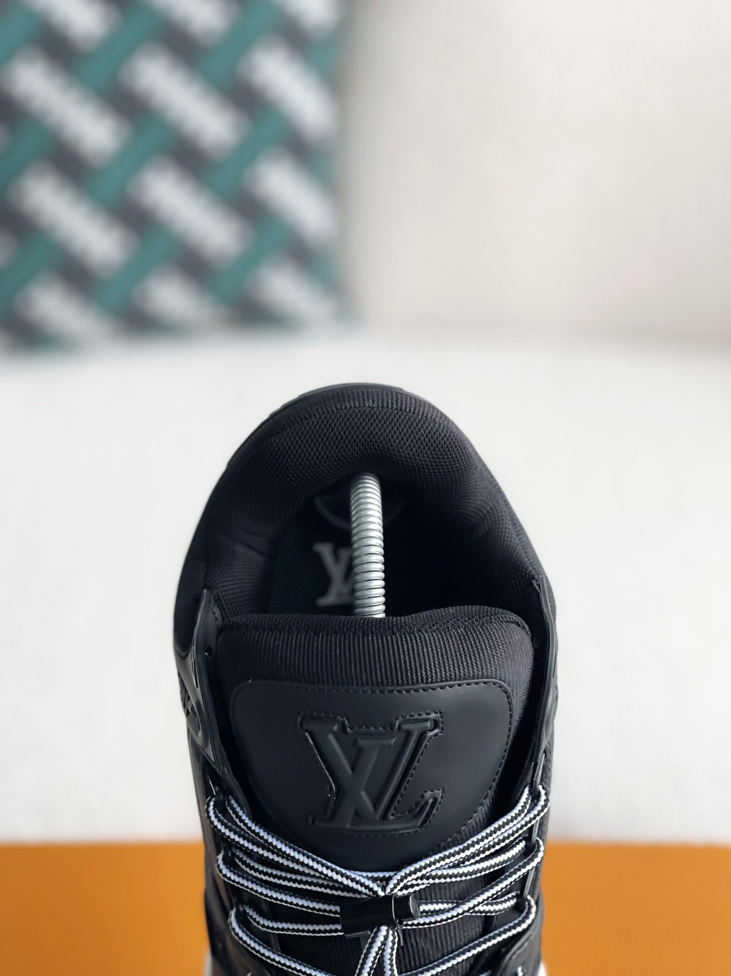 「#3338」 LOUIS VUITTON TRAINER Maxi SNEAKERS