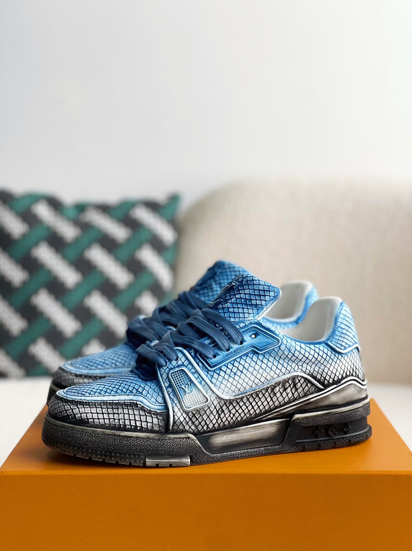 「#3314」 LOUIS VUITTON TRAINER SNEAKERS