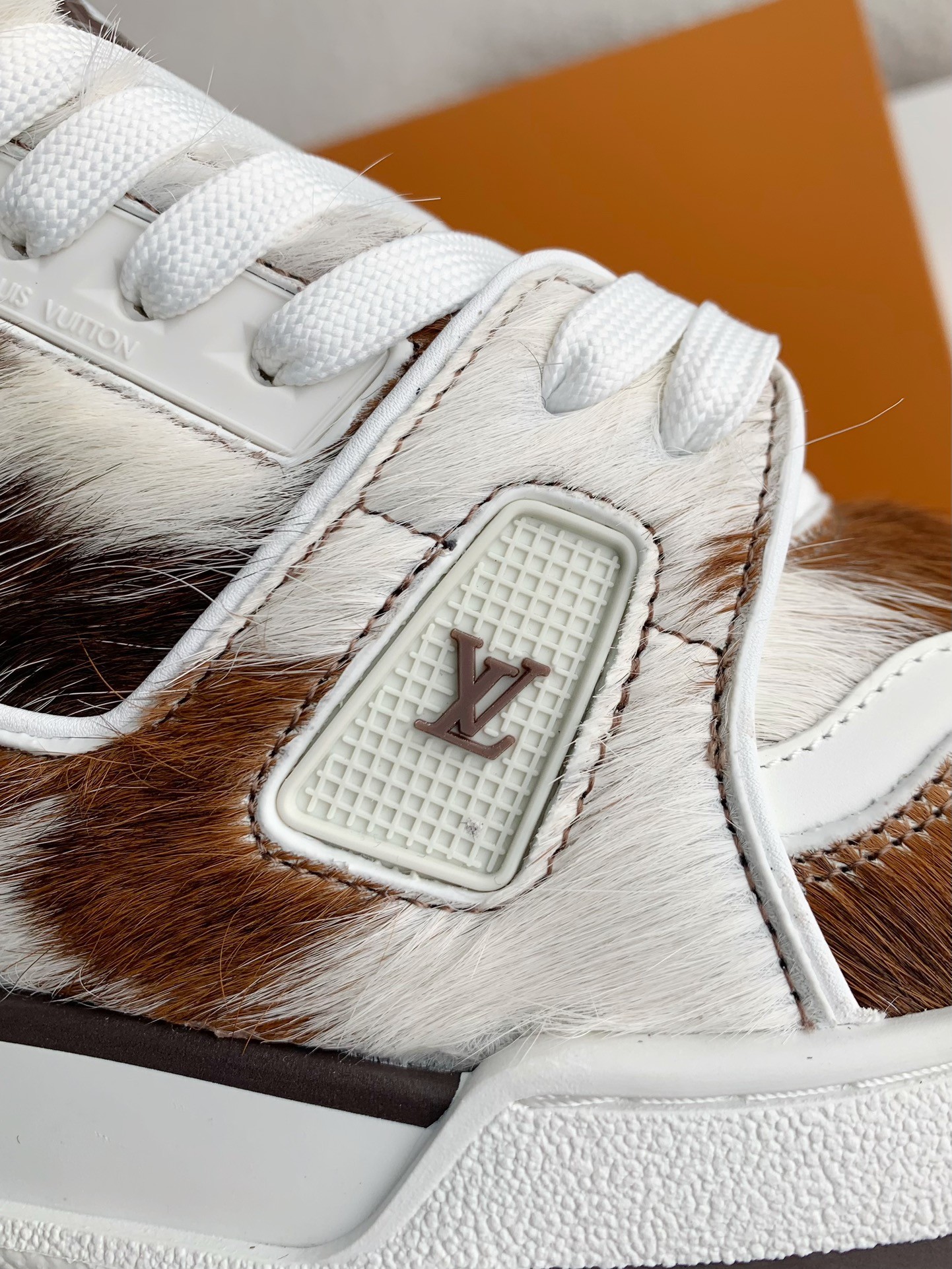 「#3530」 LOUIS VUITTON TRAINER SNEAKERS