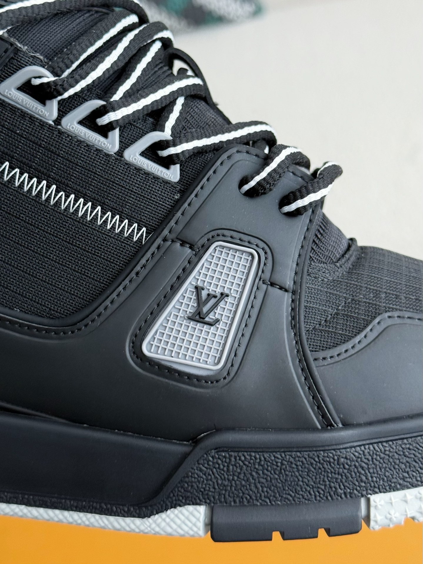 LOUIS VUITTON TRAINER SNEAKERS