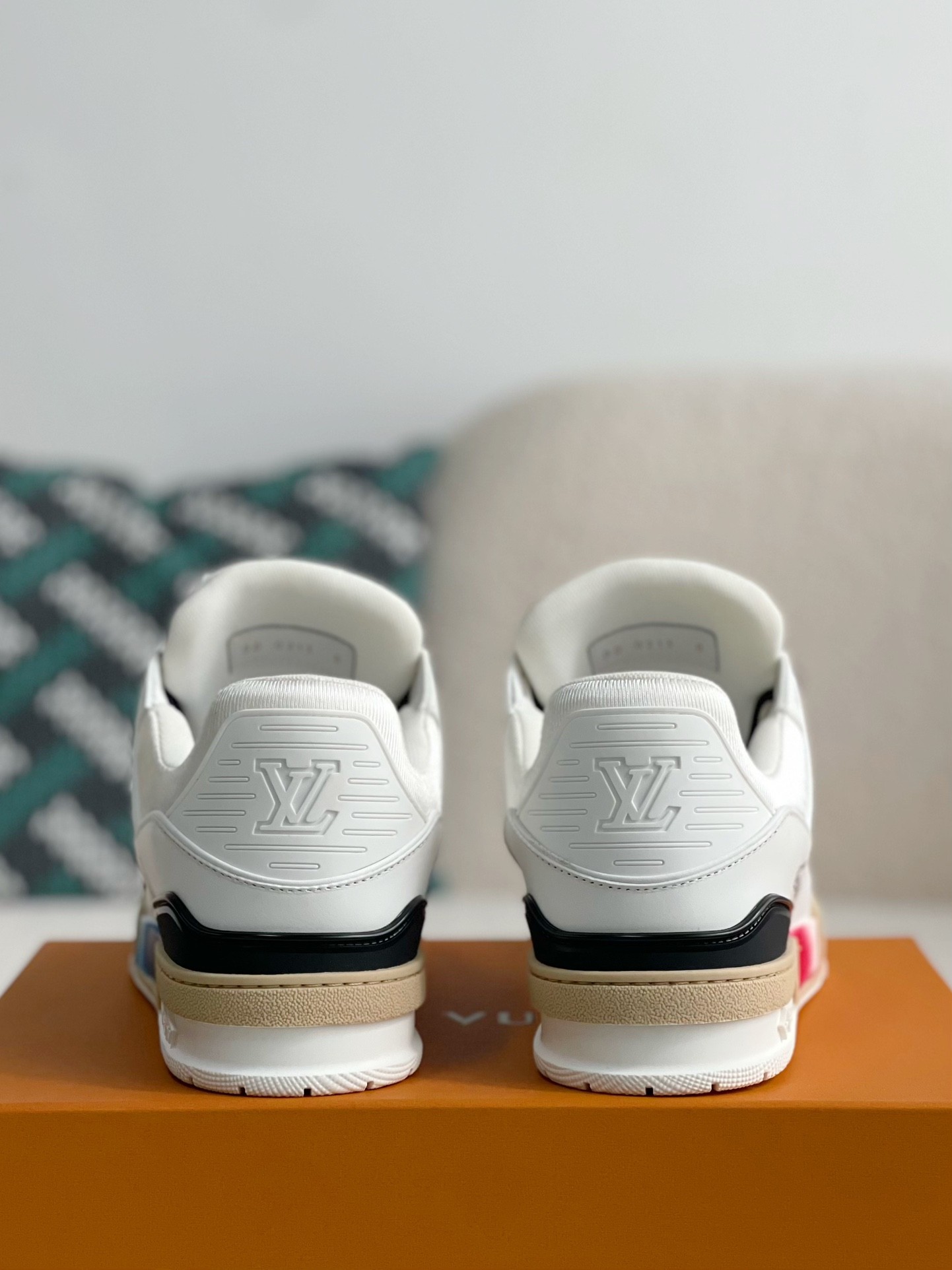 「#3142」 LOUIS VUITTON TRAINER SNEAKERS