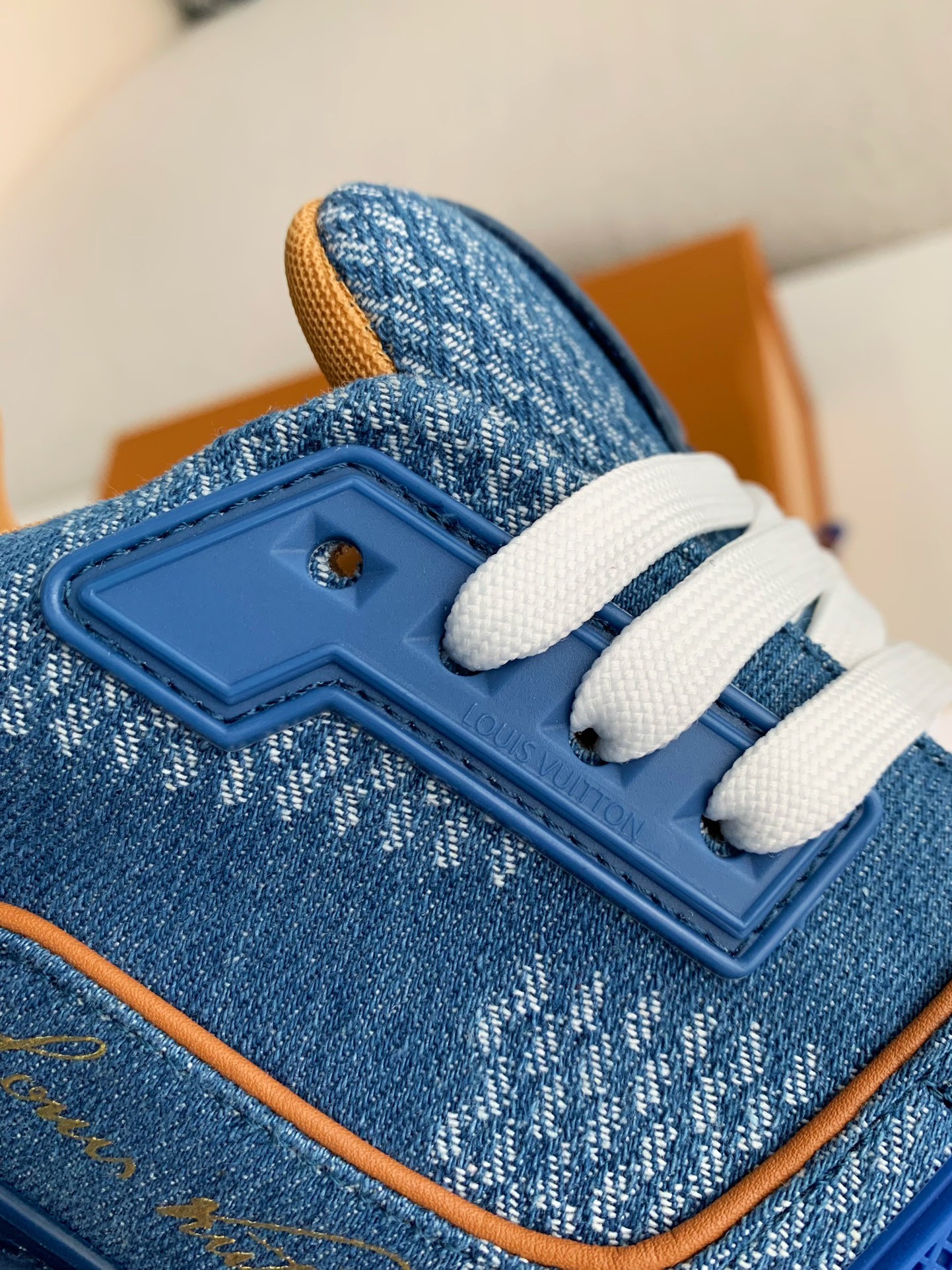 「#3124」LOUIS VUITTON SNEAKERS