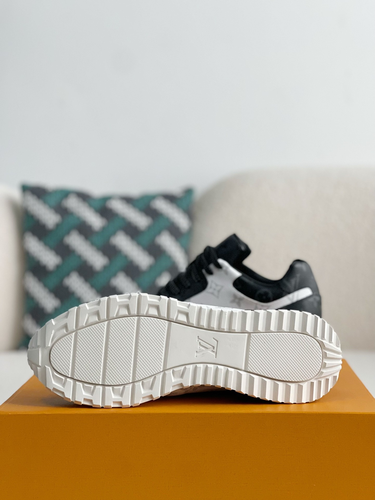 「#3052」LOUIS VUITTON SNEAKERS