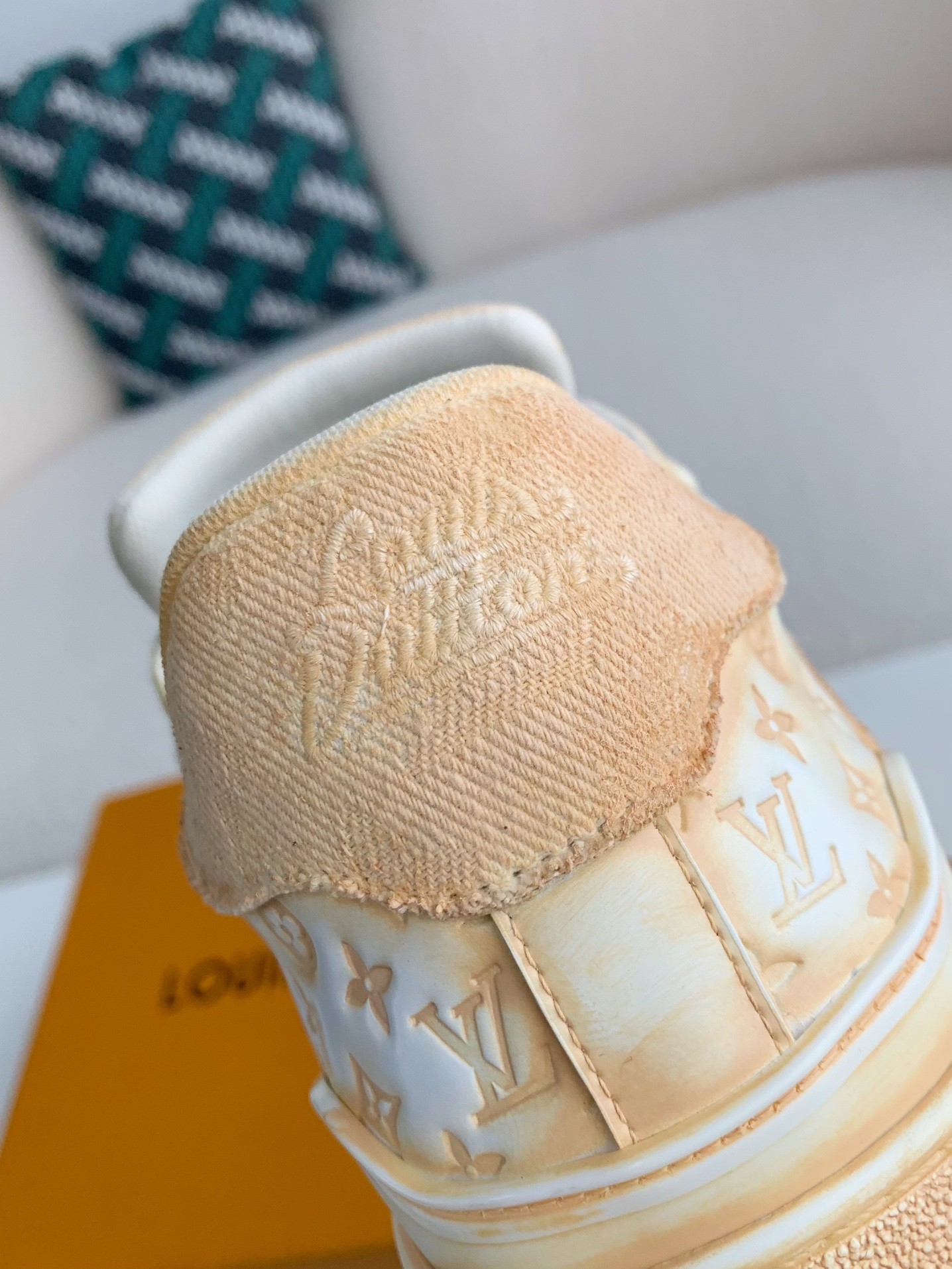 「#3319」 LOUIS VUITTON TRAINER SNEAKERS