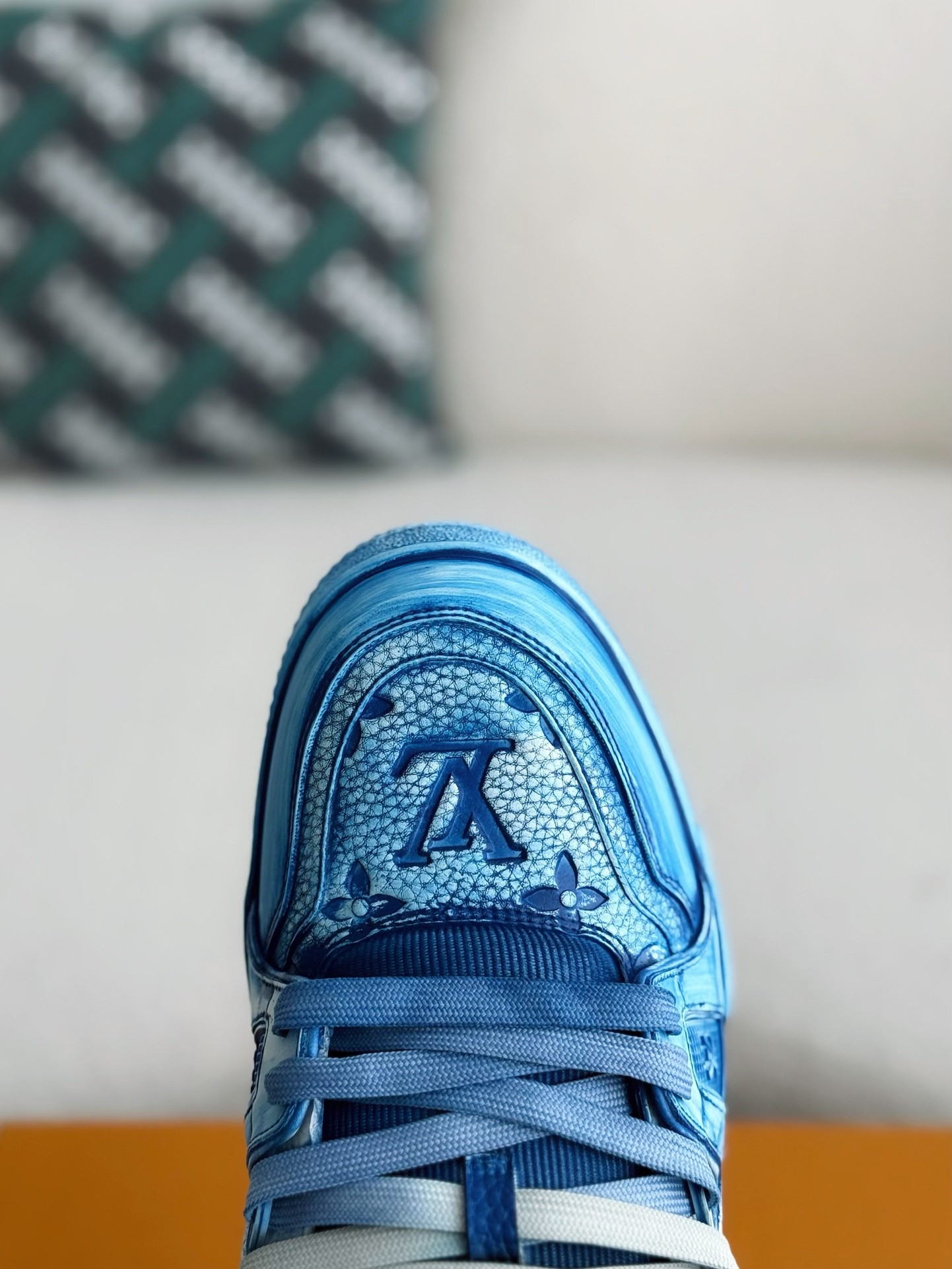 LOUIS VUITTON TRAINER SNEAKERS