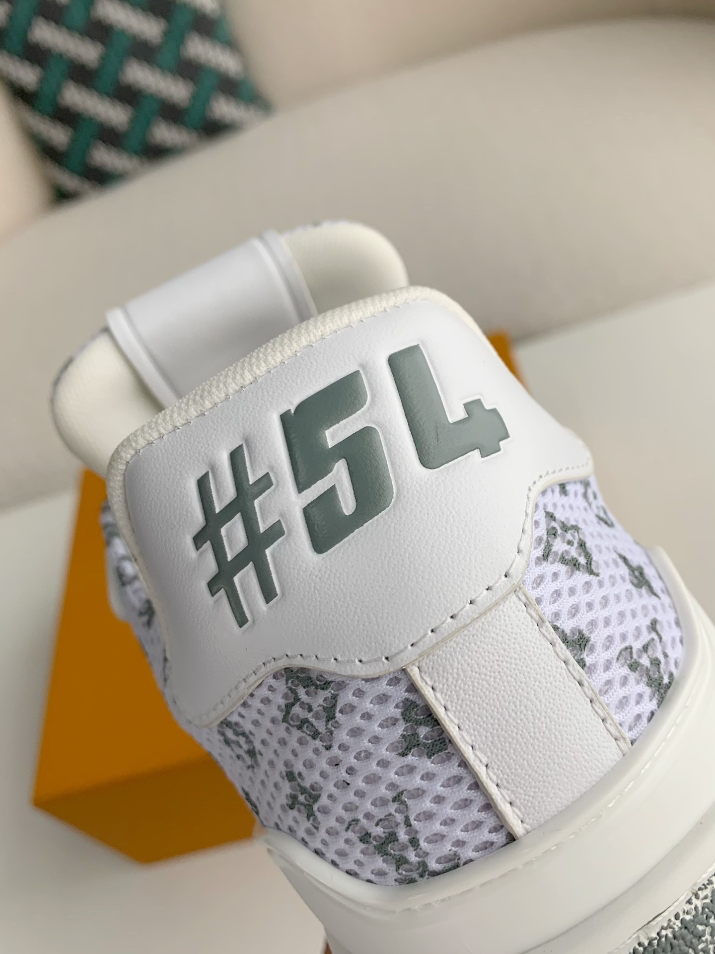 「#3369」 LOUIS VUITTON TRAINER SNEAKERS