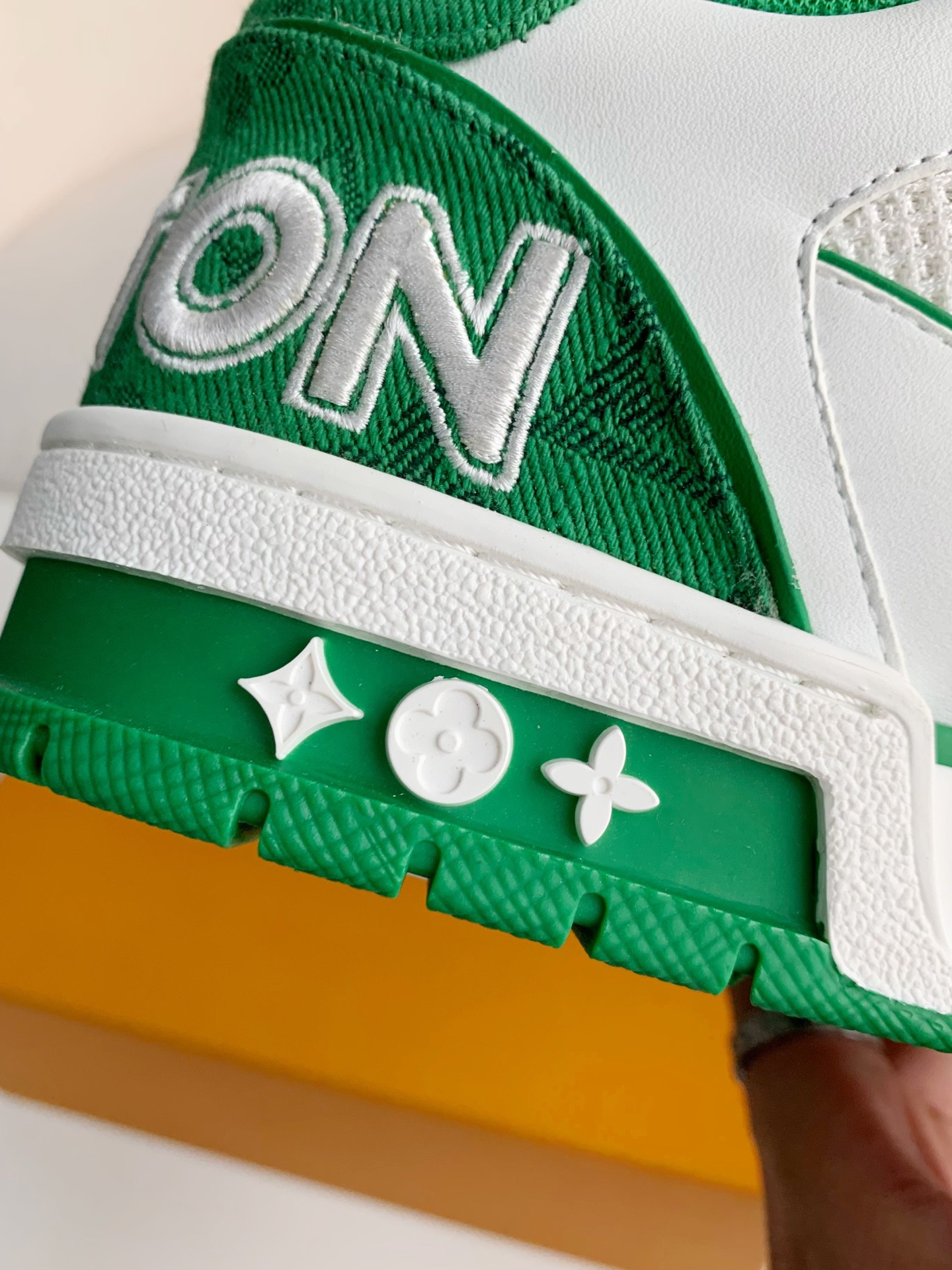 「#3027」LOUIS VUITTON TRAINER Sneakers