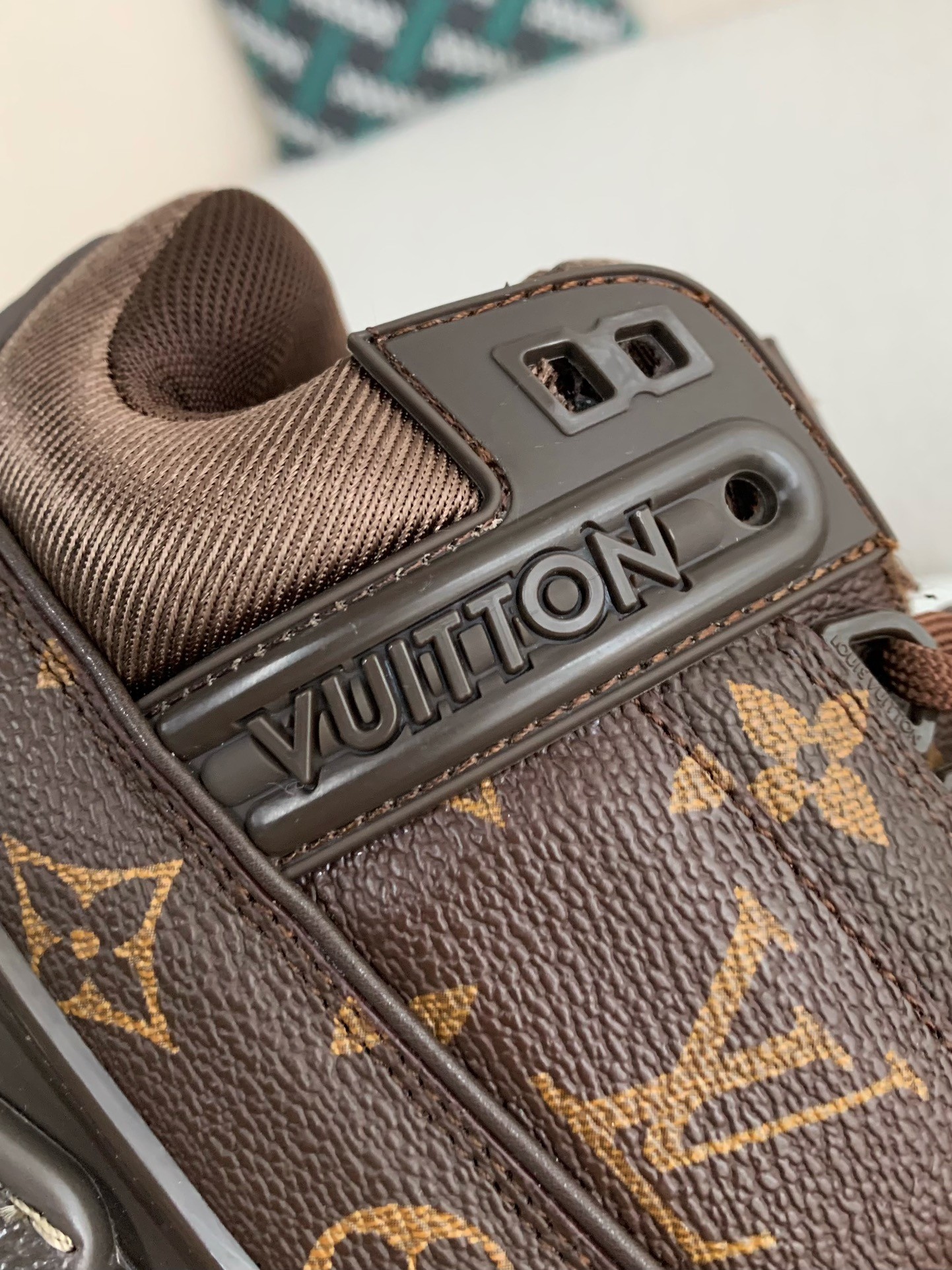 「#3340」 LOUIS VUITTON TRAINER SNEAKERS