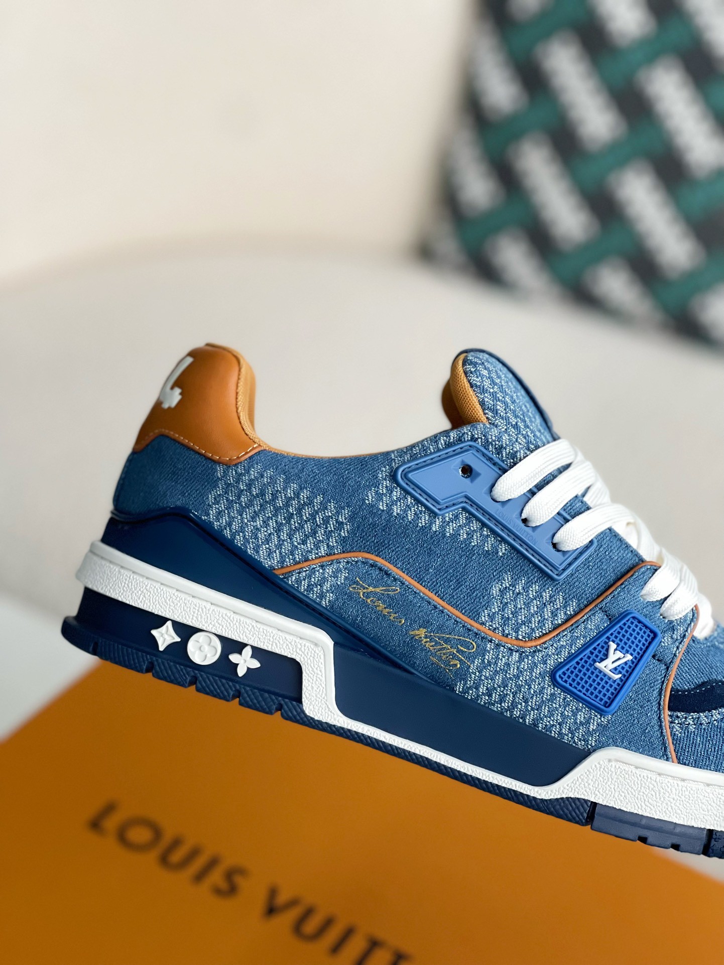 「#3124」LOUIS VUITTON SNEAKERS