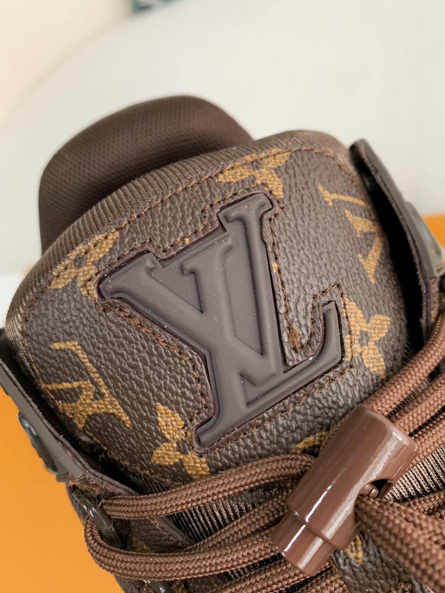 「#3340」 LOUIS VUITTON TRAINER SNEAKERS