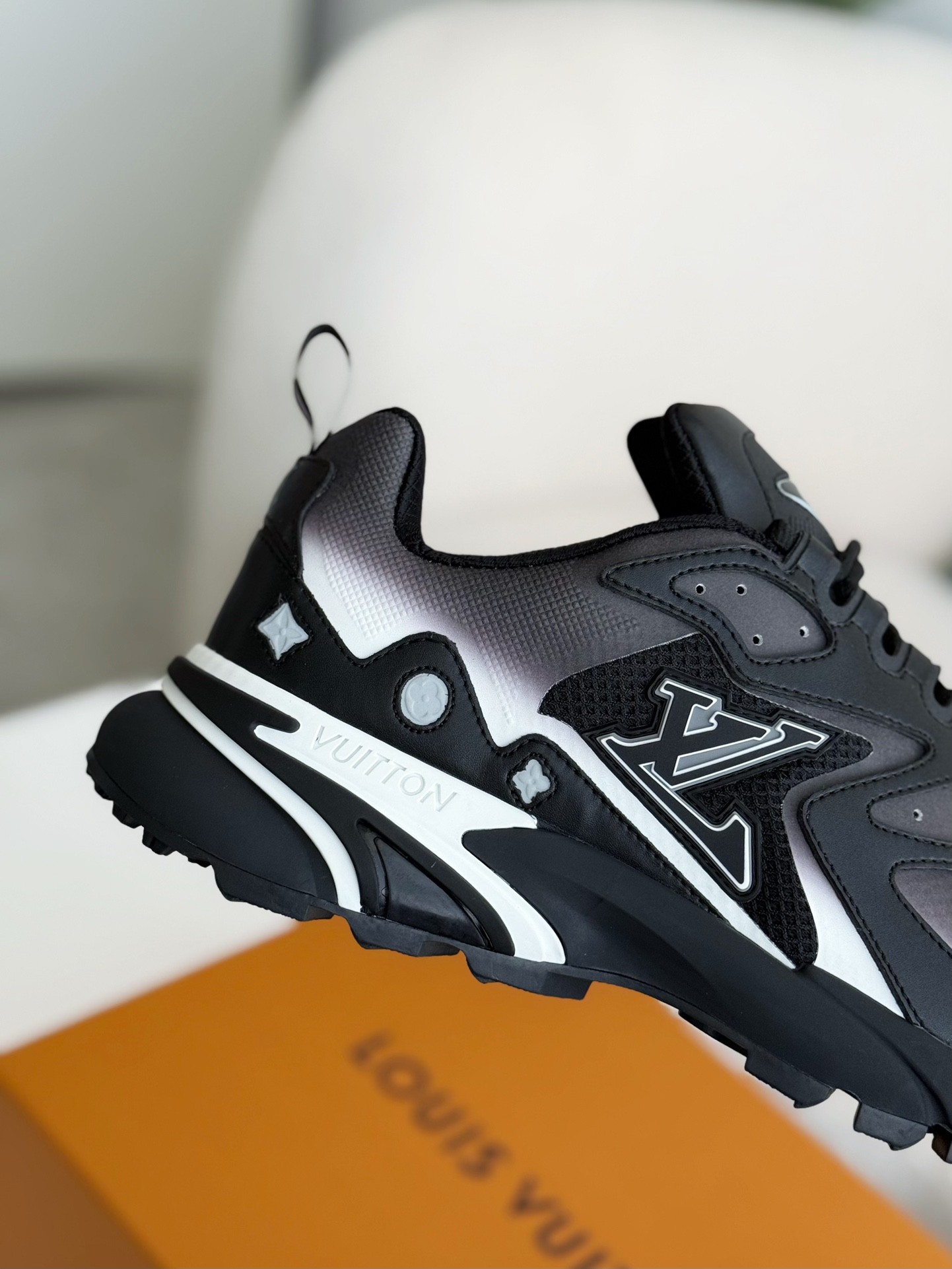 「#3695」LOUIS VUITTON CASUAL SNEAKERS