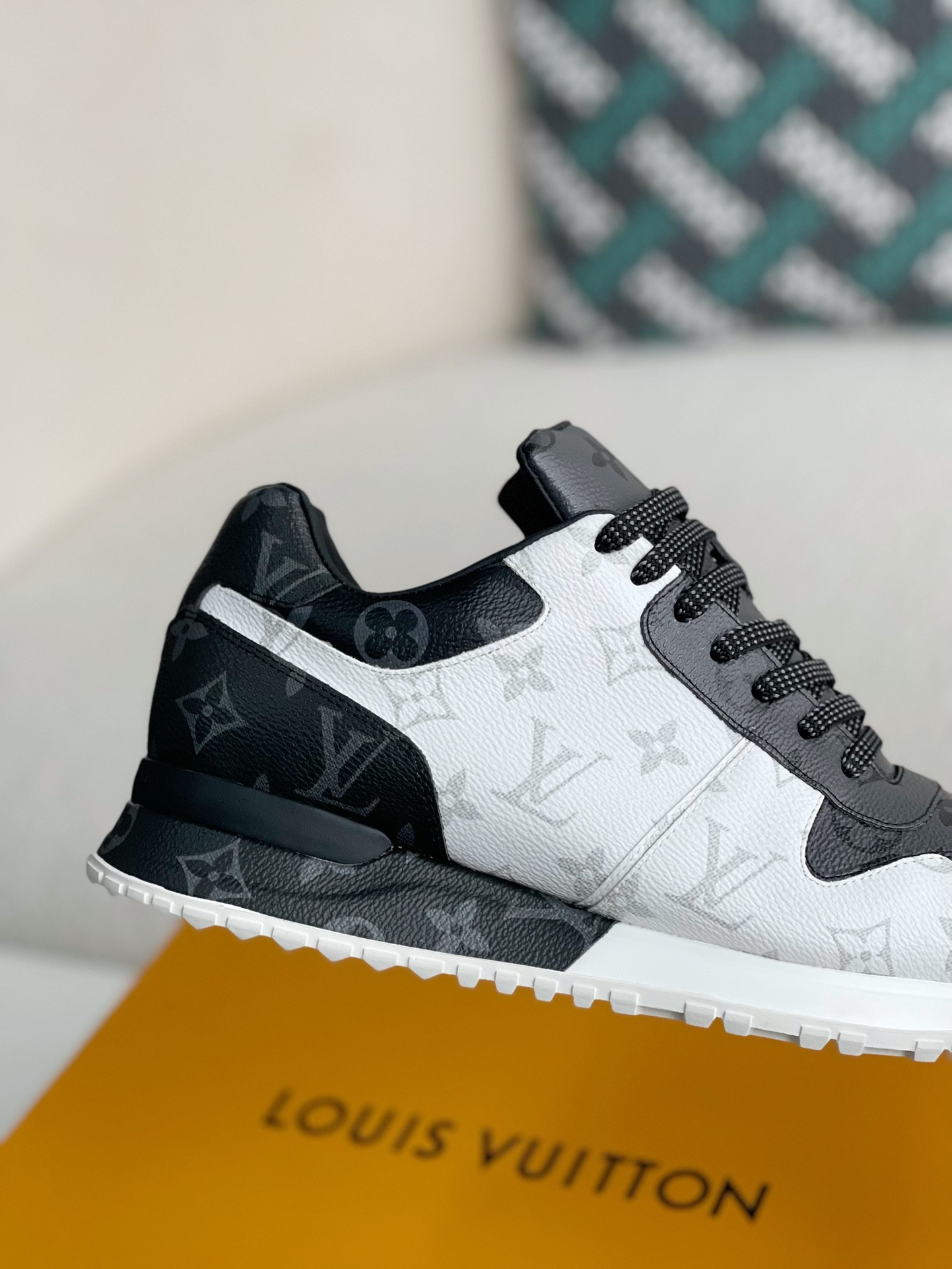 「#3052」LOUIS VUITTON SNEAKERS