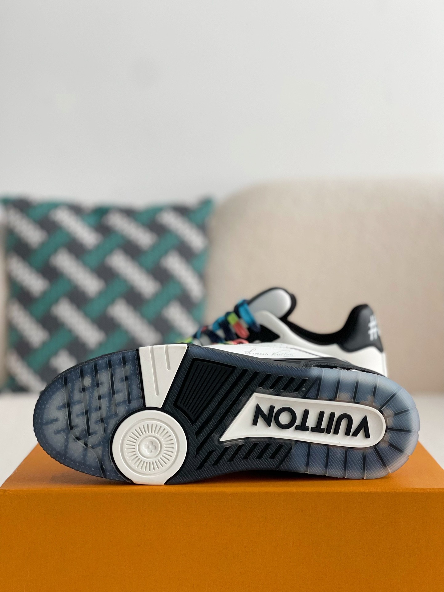 「#2978」LOUIS VUITTON SNEAKERS