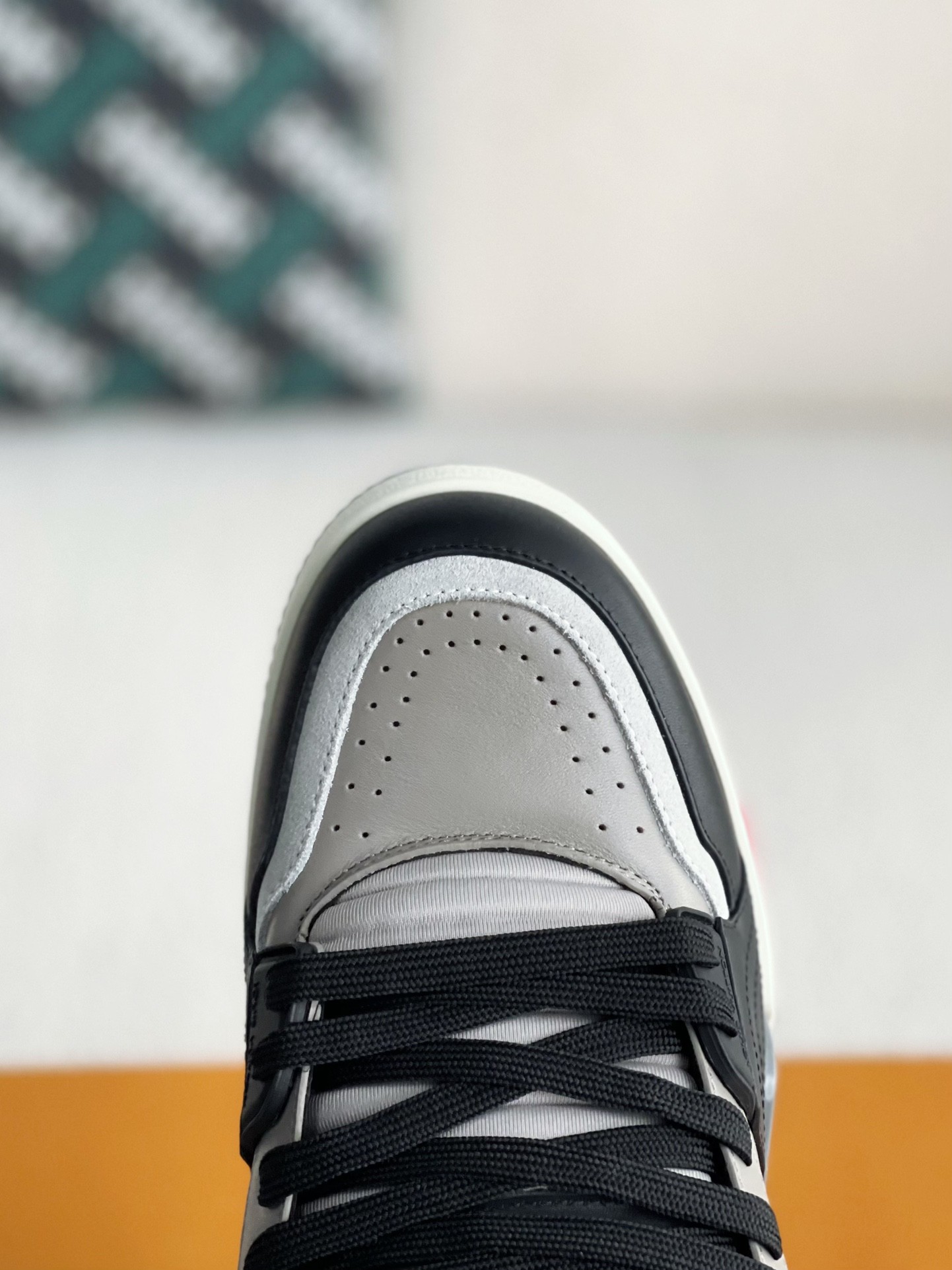 「#3918」LOUIS VUITTON TRAINER SNEAKERS