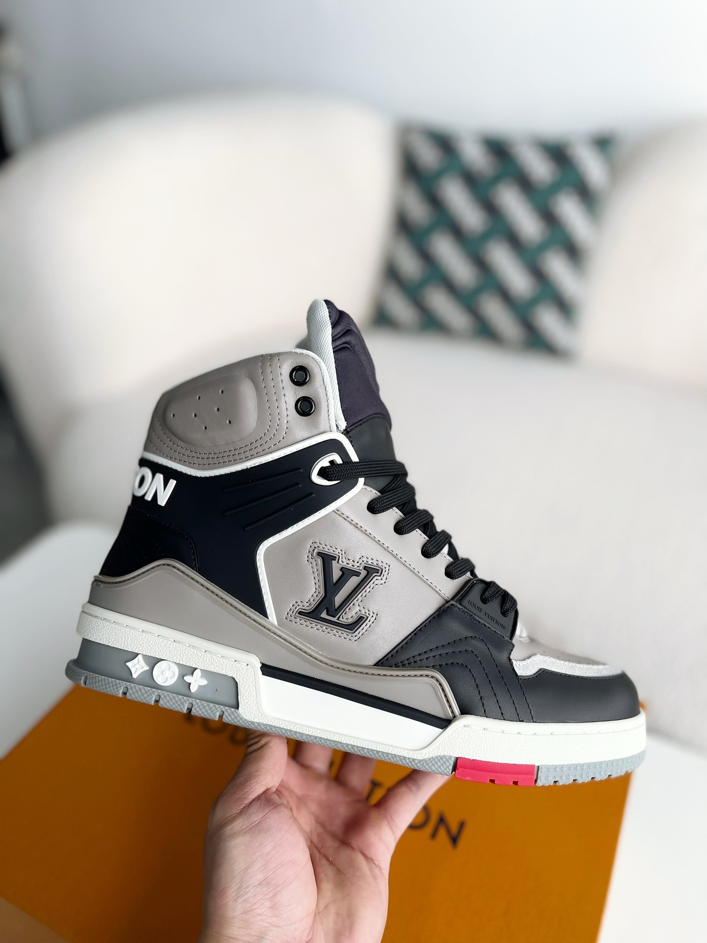 「#3196」LOUIS VUITTON TRAINER SNEAKERS