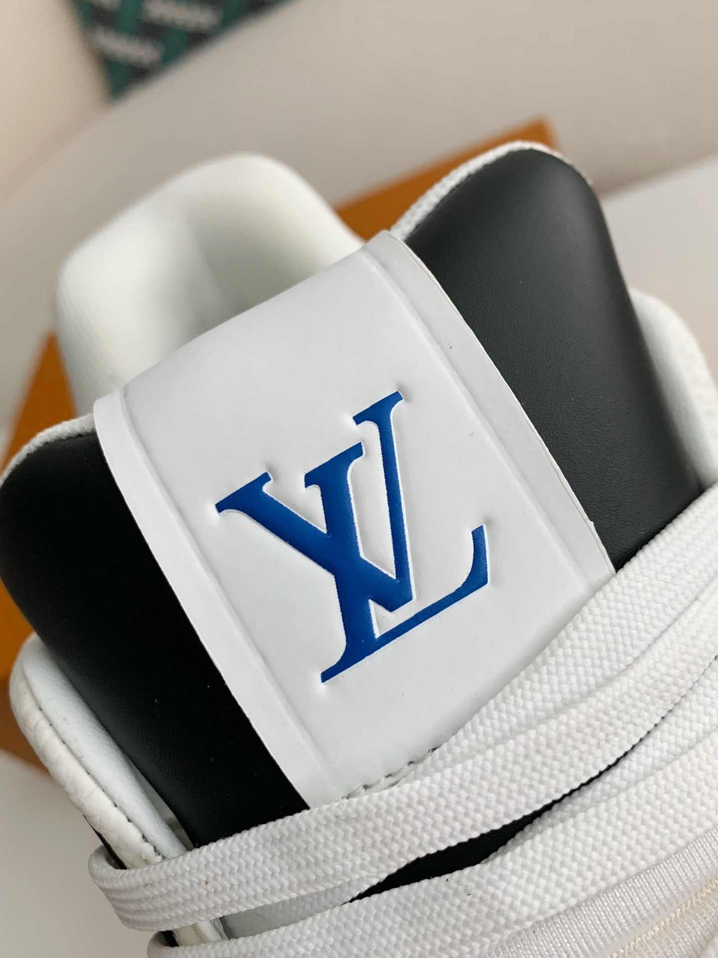 「#3720」LOUIS VUITTON TRAINER SNEAKERS