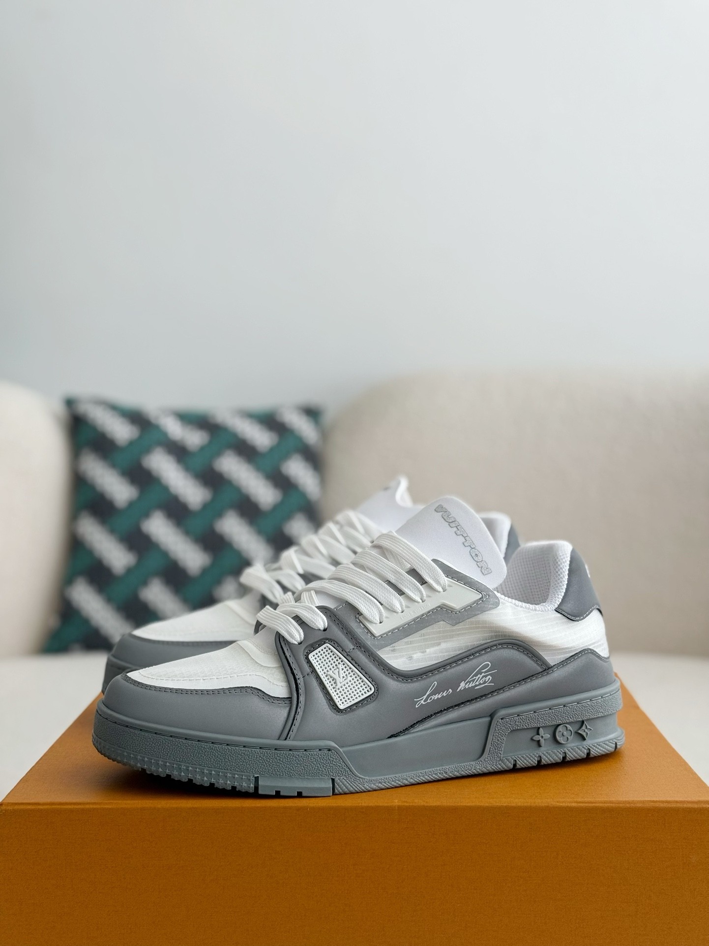 「#3836」 LOUIS VUITTON TRAINER CUP SNEAKERS