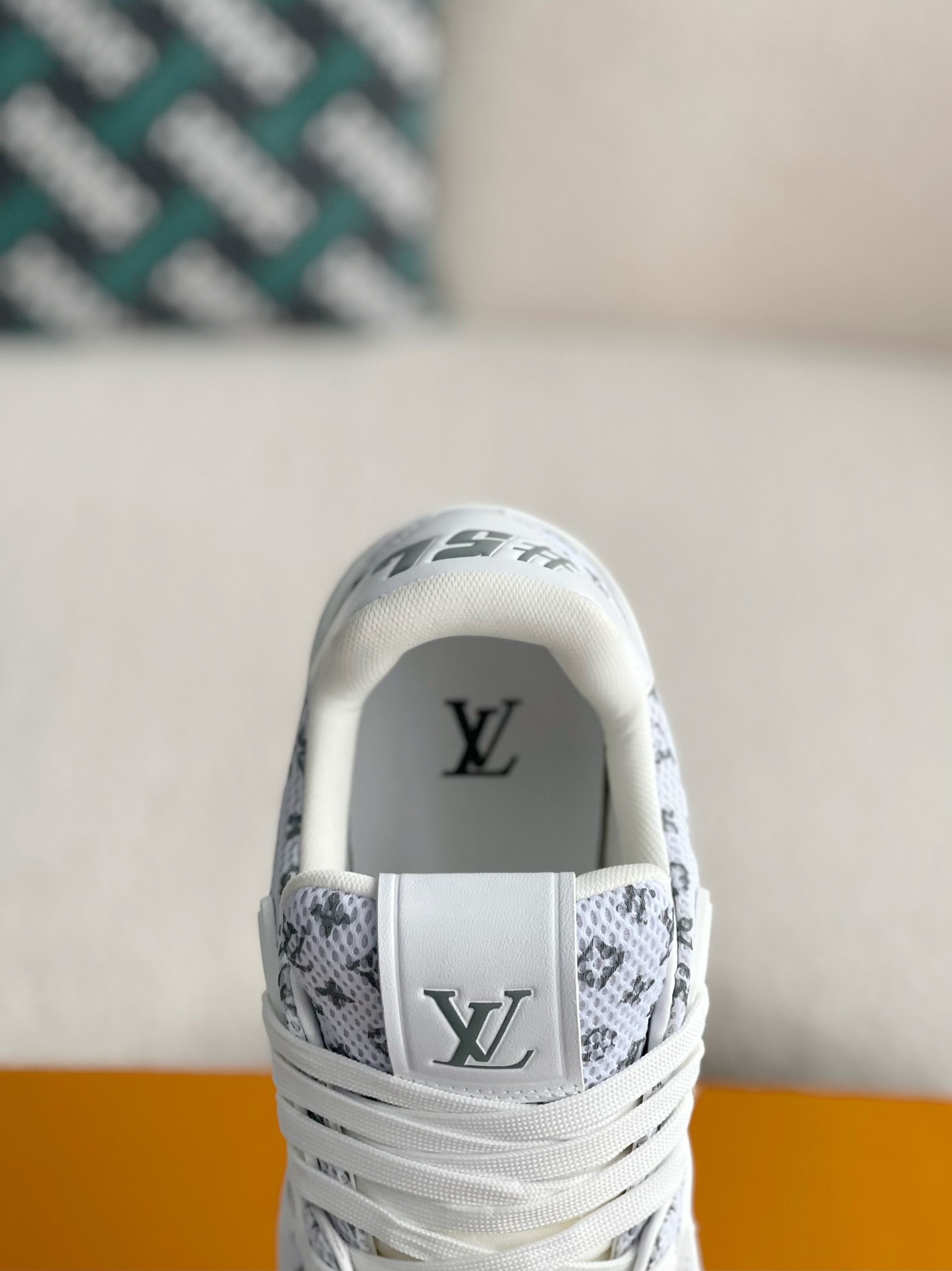 「#3369」 LOUIS VUITTON TRAINER SNEAKERS