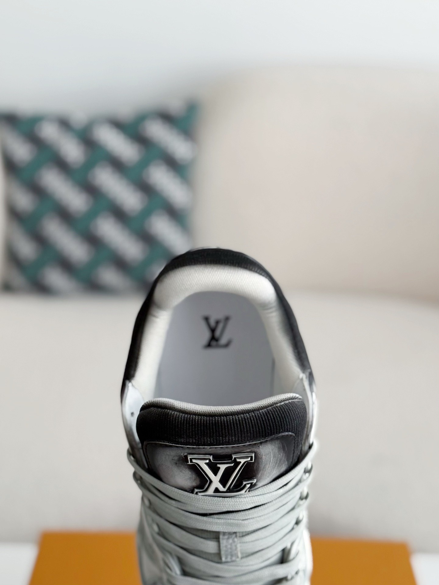 LOUIS VUITTON TRAINER SNEAKERS