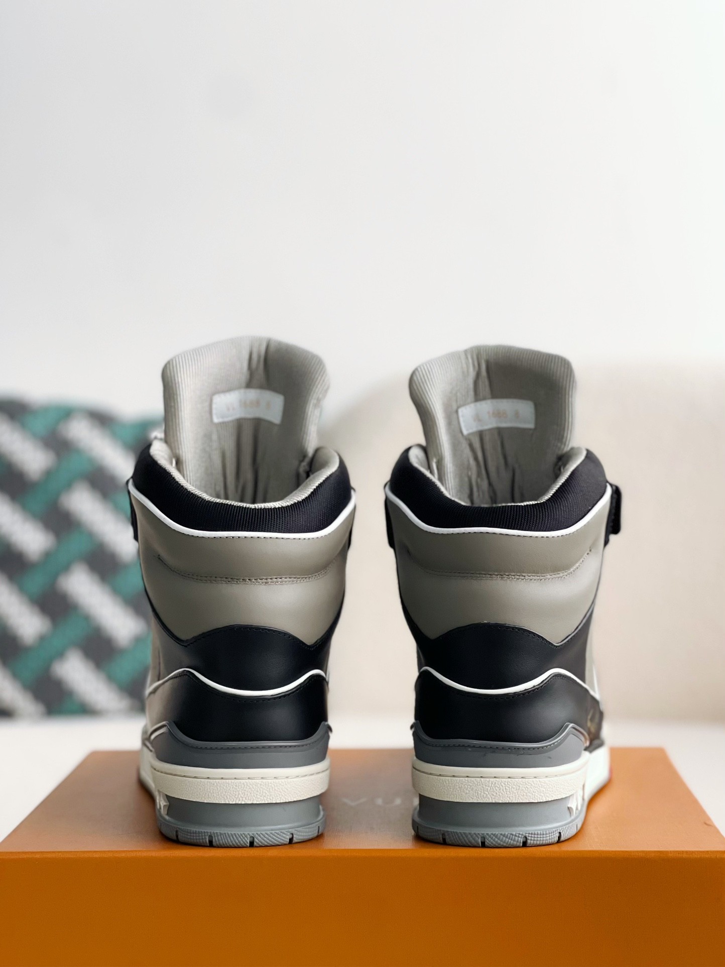 「#3105」LOUIS VUITTON TRAINER SNEAKERS