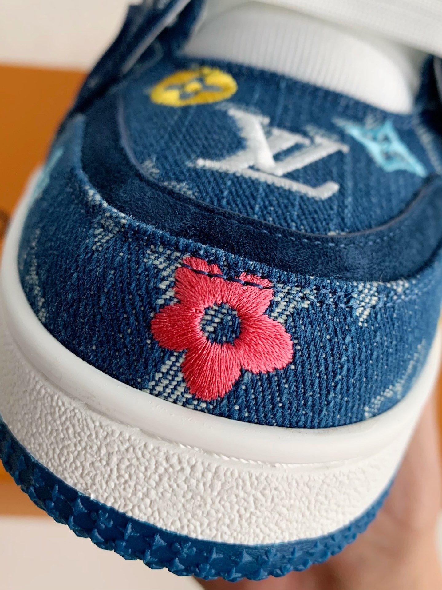 「#3239」 LOUIS VUITTON TRAINER SNEAKERS