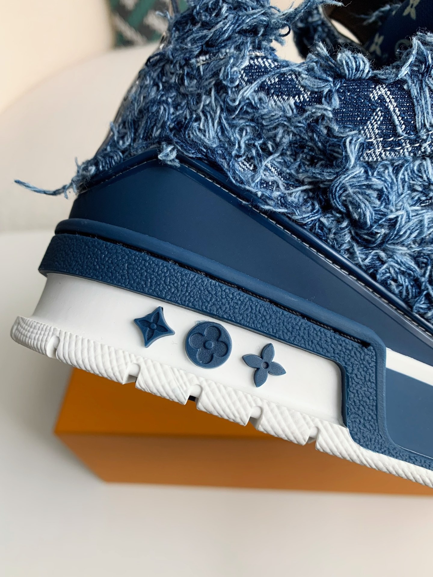 「#3254」 LOUIS VUITTON TRAINER SNEAKERS