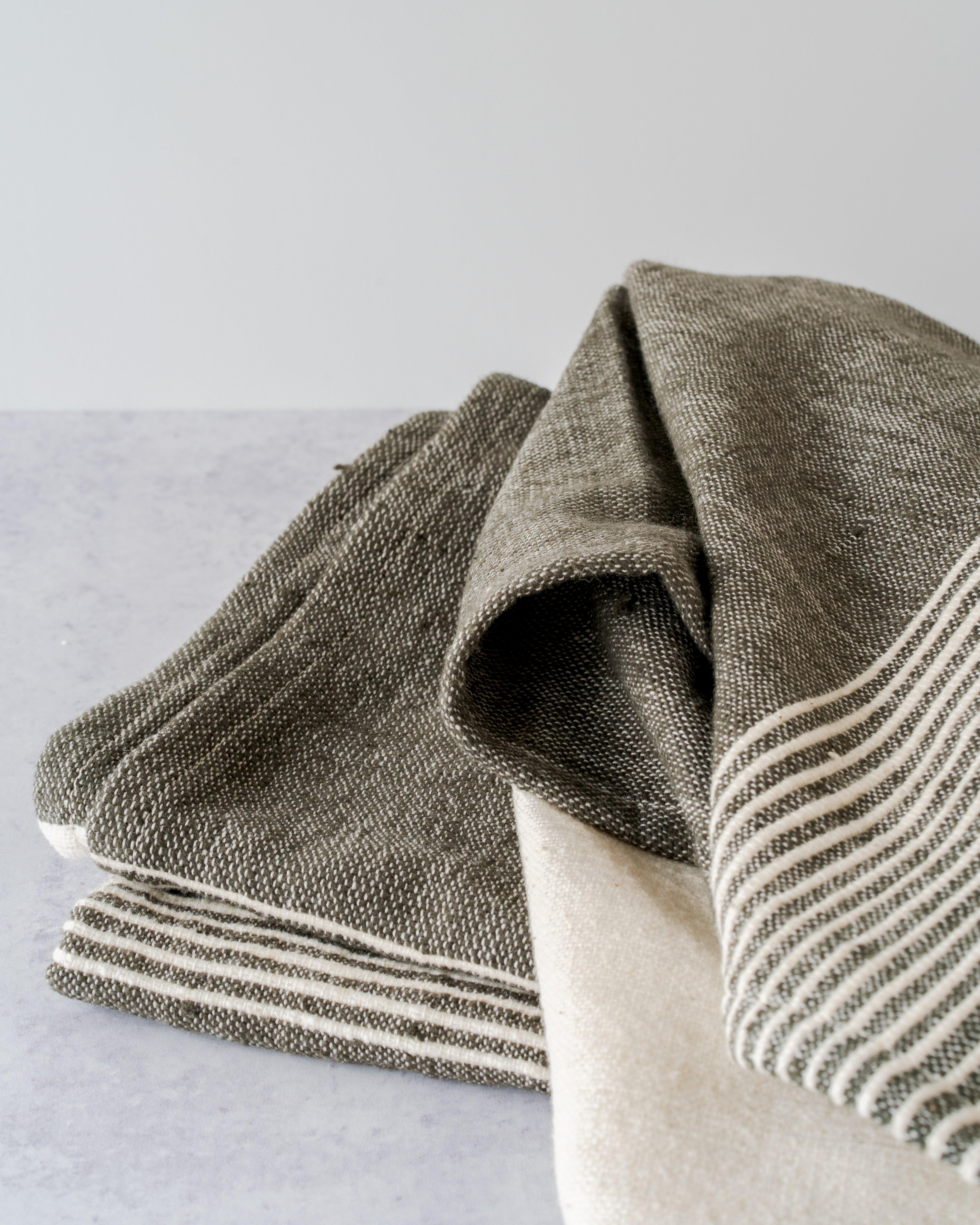 Chesapeake Hand Towel, Grey