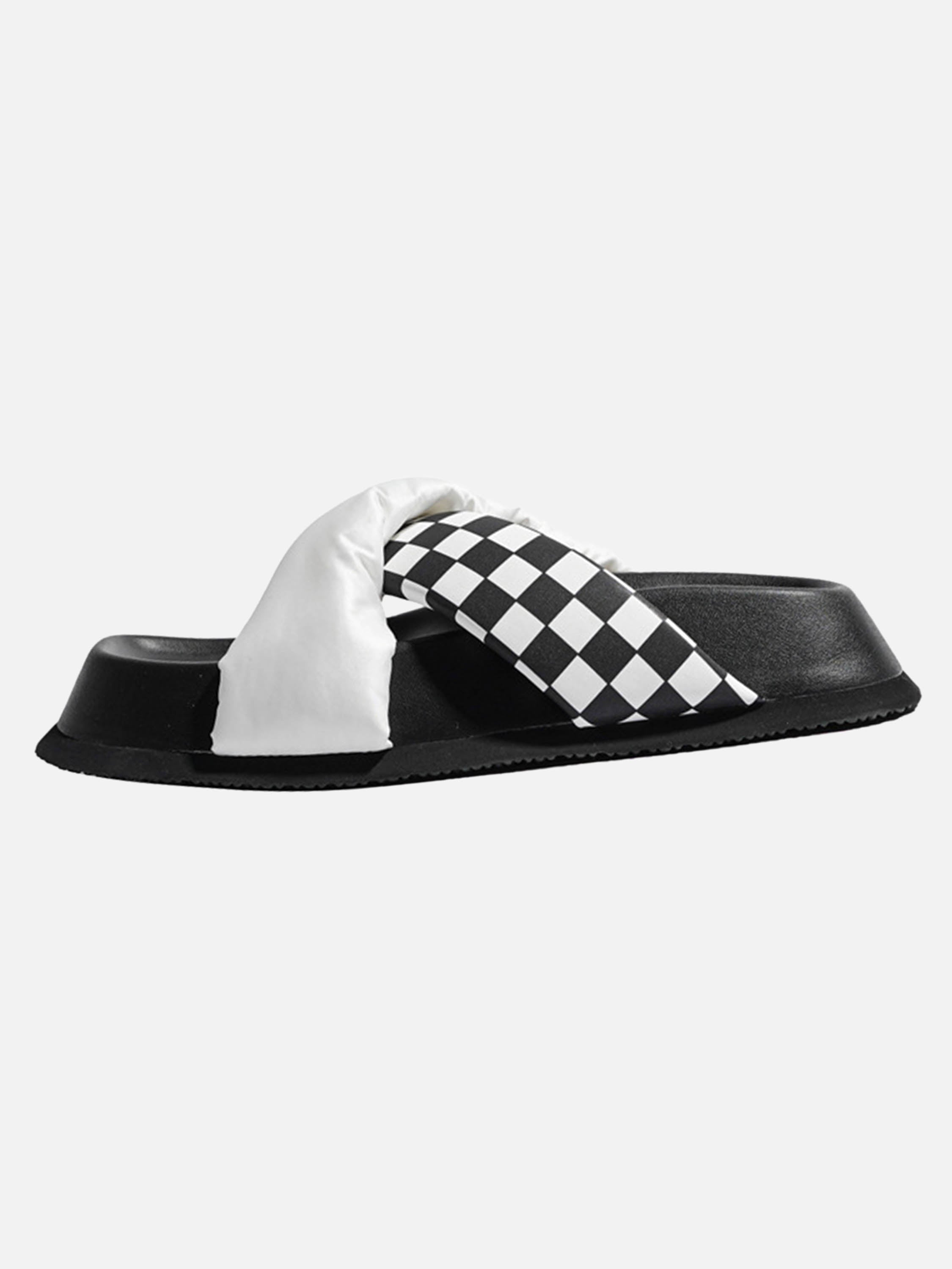 The Supermade Checkerboard Pattern Outdoor Slippers