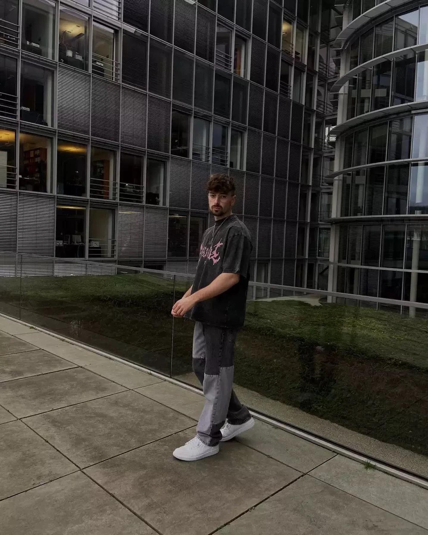 The Supermade Thorn Letter Print T-shirt -1115