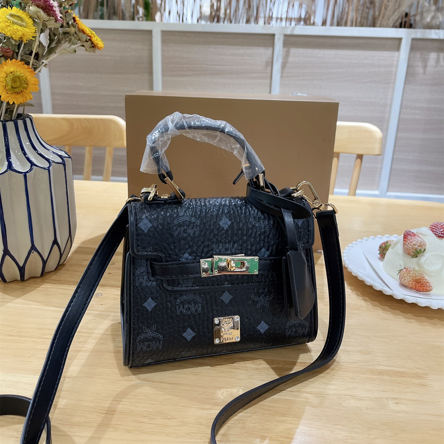 mini Bags 2colors Size:18*15cm