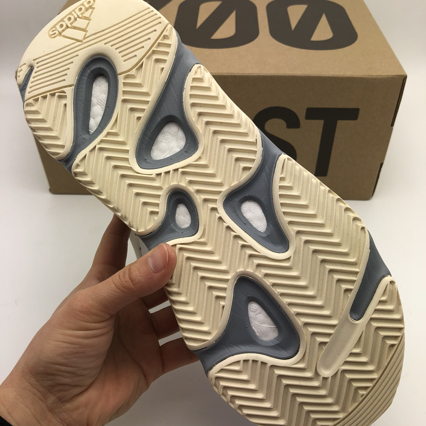 Yeezy Boost 700V1 Reflective Running Shoes 3M EU36-EU47 / US3.5-US12