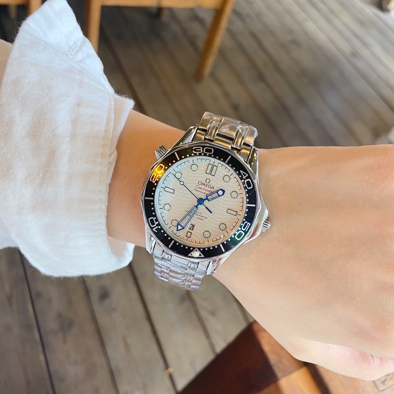 Quartz Watch 3 Colors Size:40MM